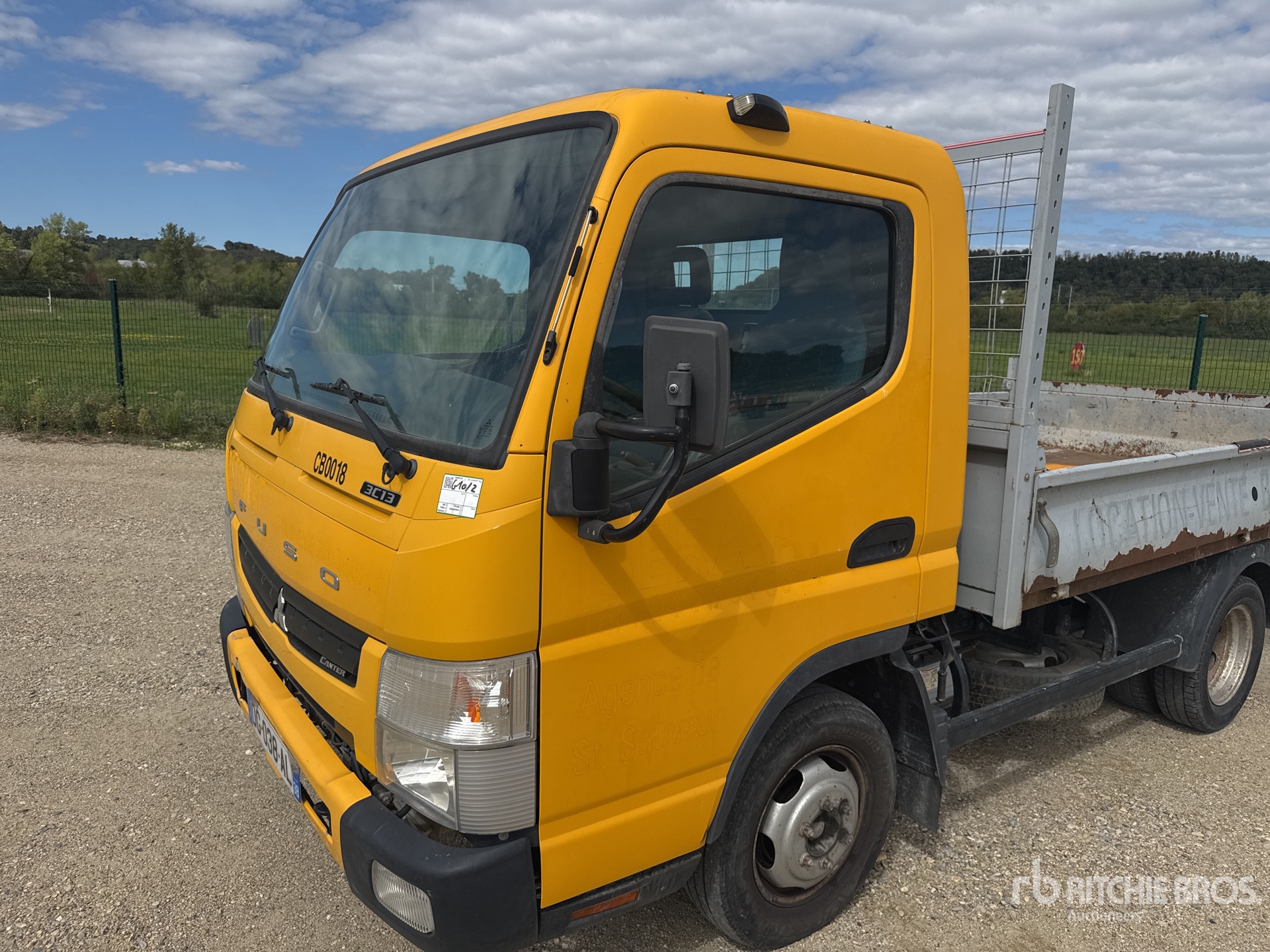 2014 Fuso CANTER 3C13