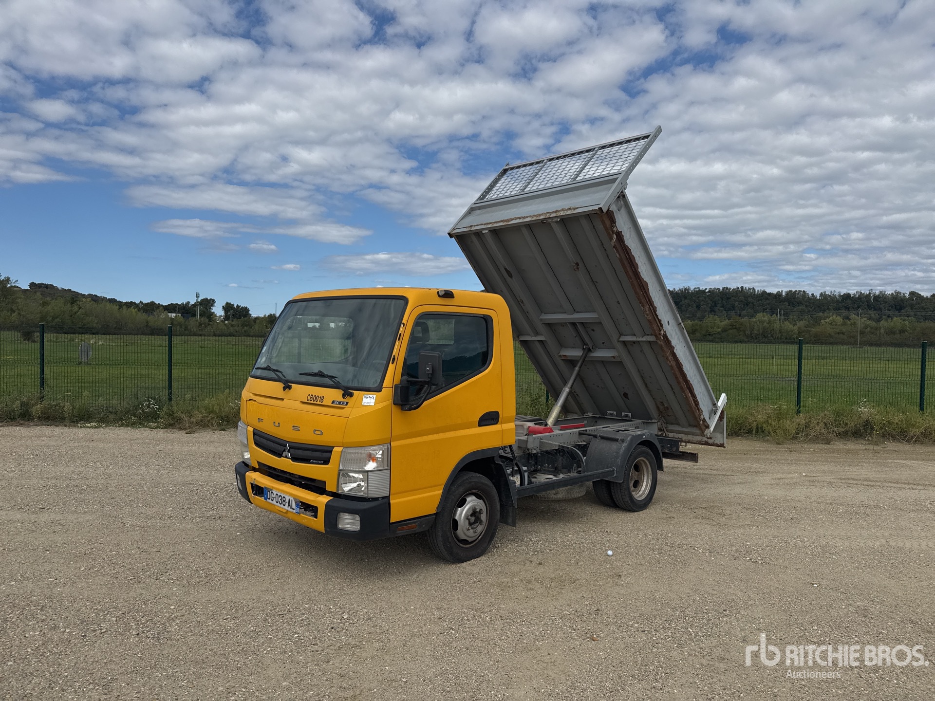2014 Fuso CANTER 3C13