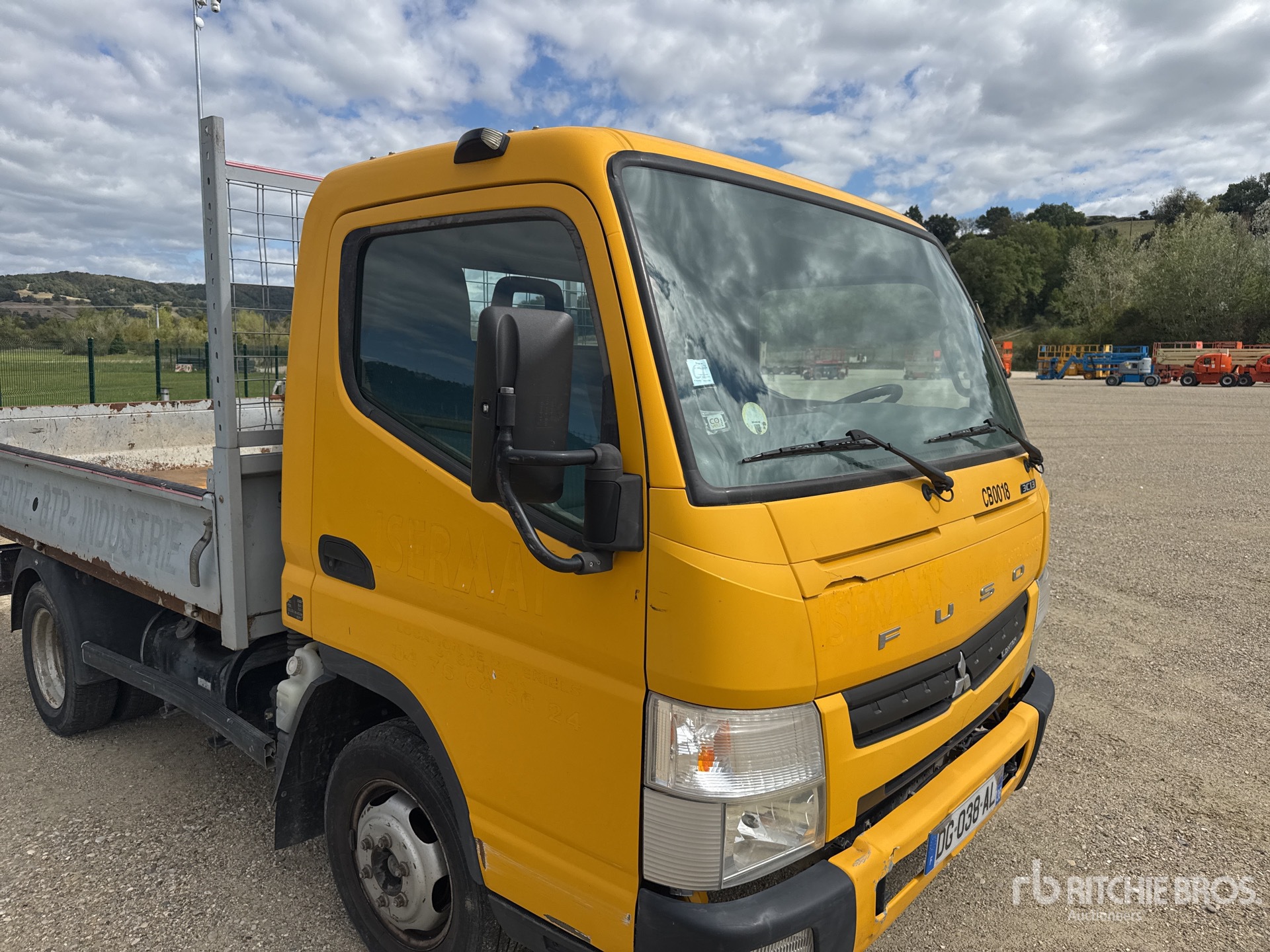 2014 Fuso CANTER 3C13