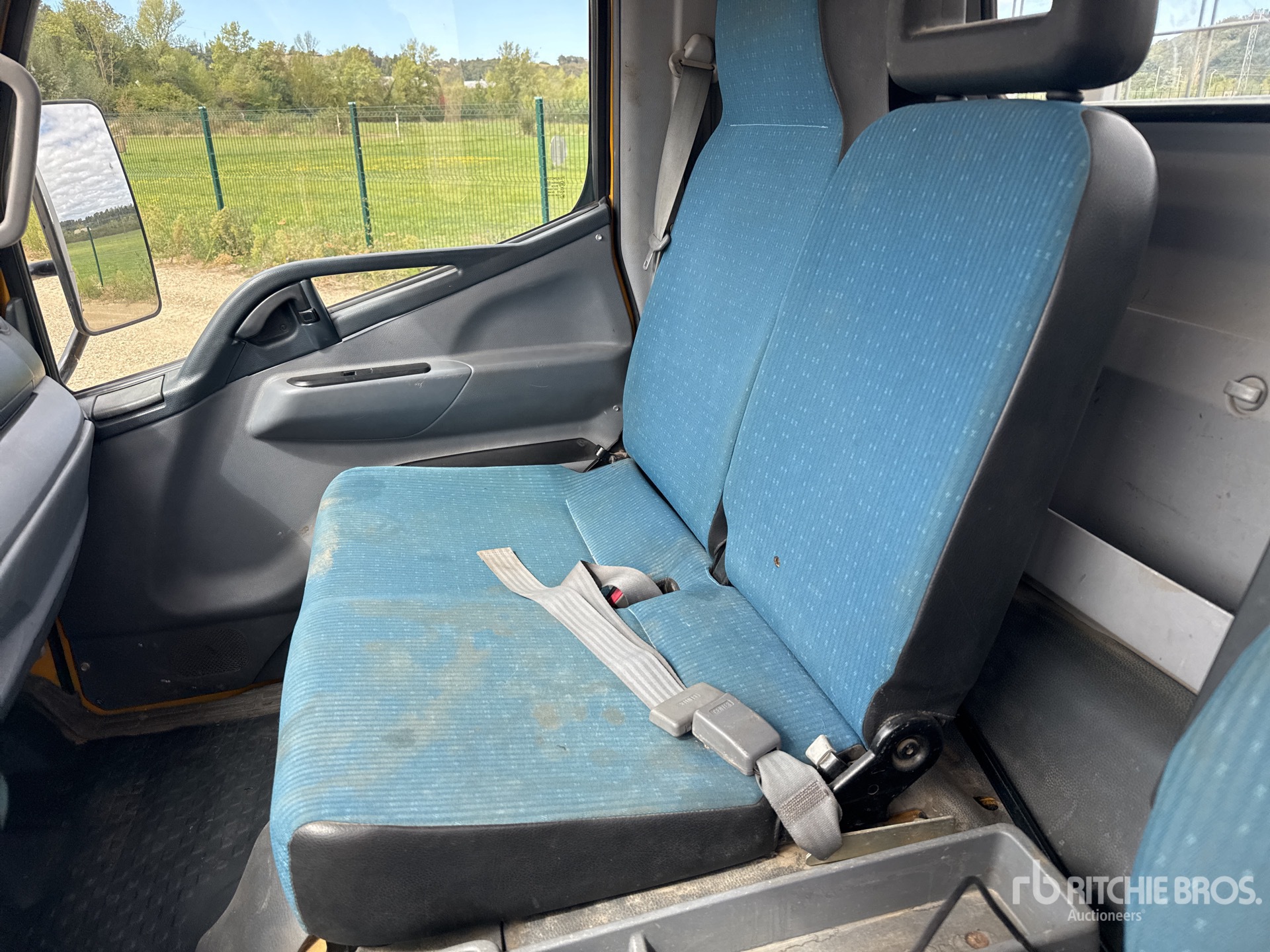 2014 Fuso CANTER 3C13