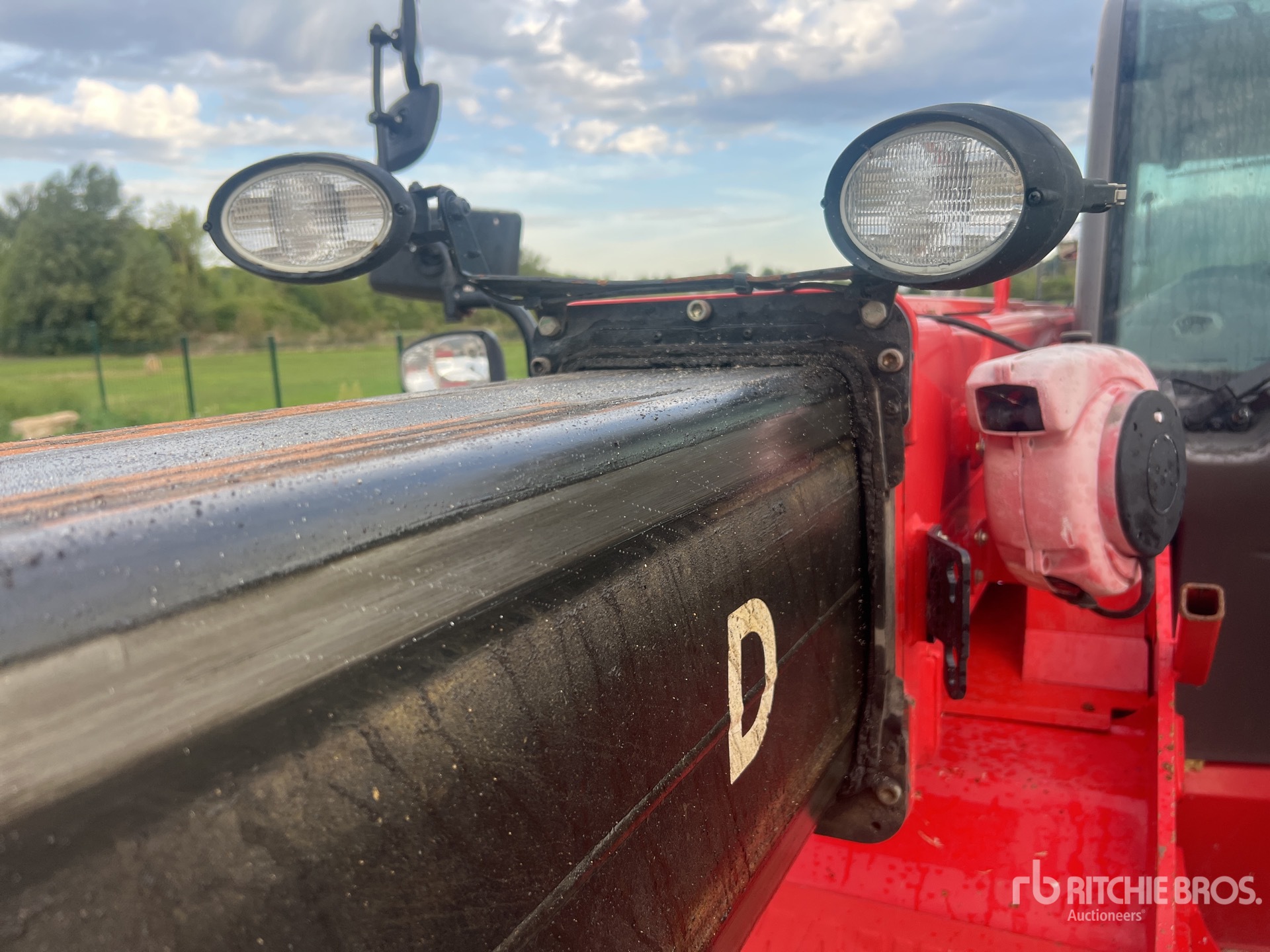 2014 Manitou MT835