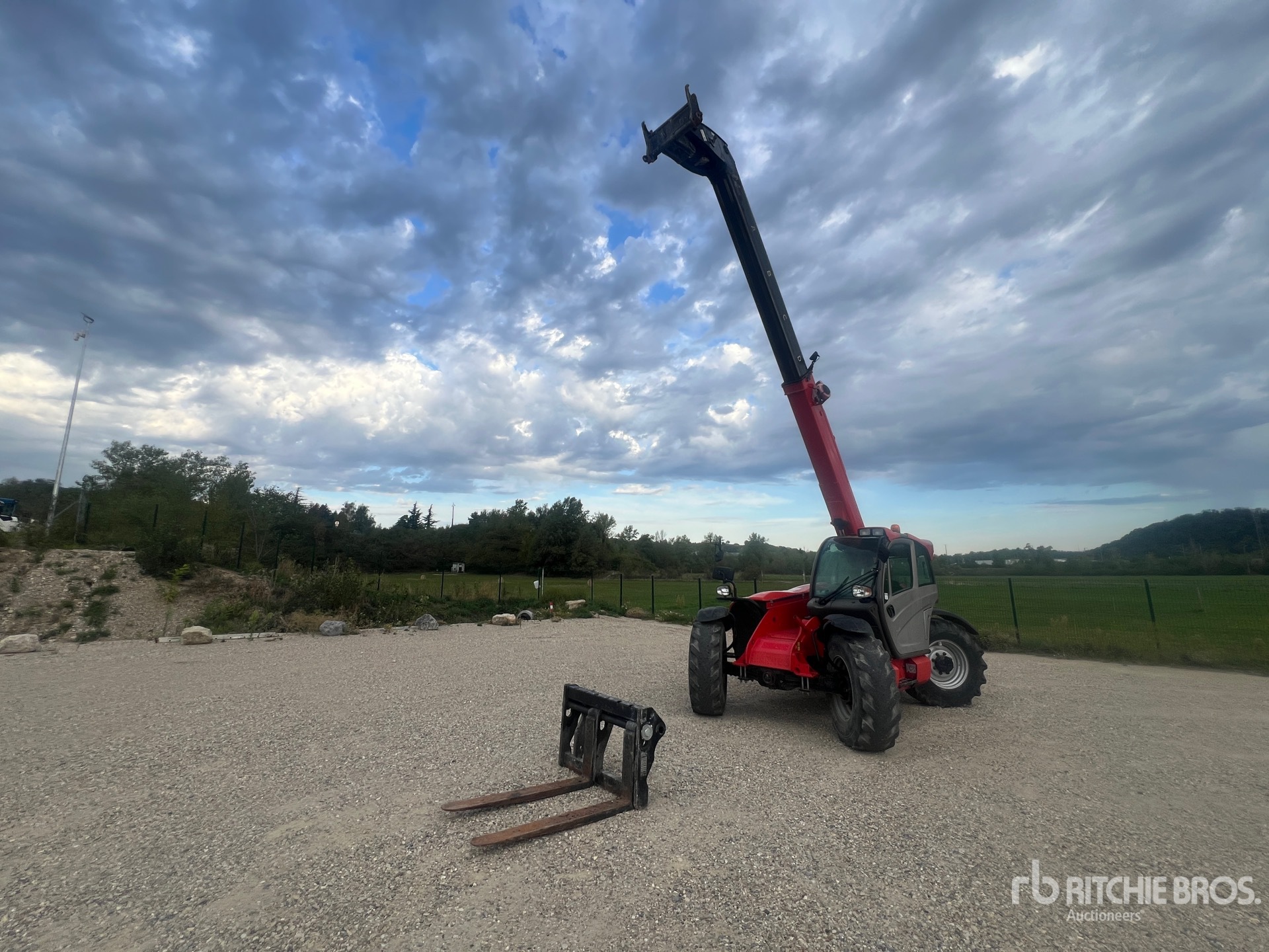 2014 Manitou MT835