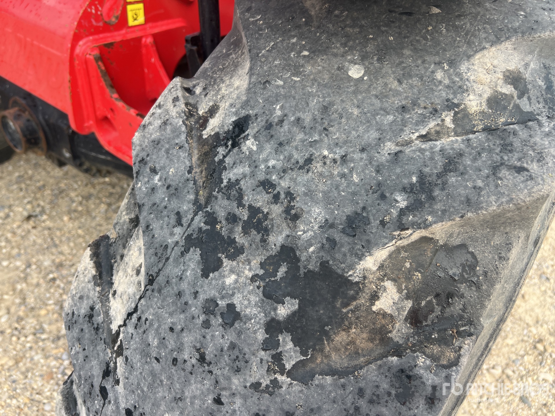 2014 Manitou MT835