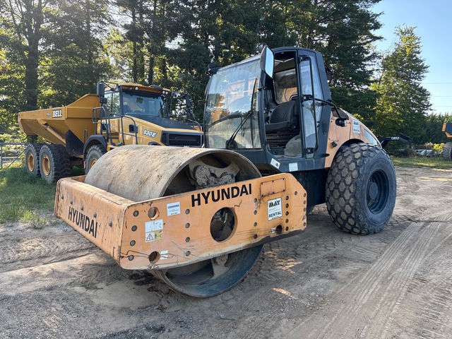 Hyundai HR120C-9 Smooth Drum Compactor Hyundai HR120C-9 Smooth Drum Compactor