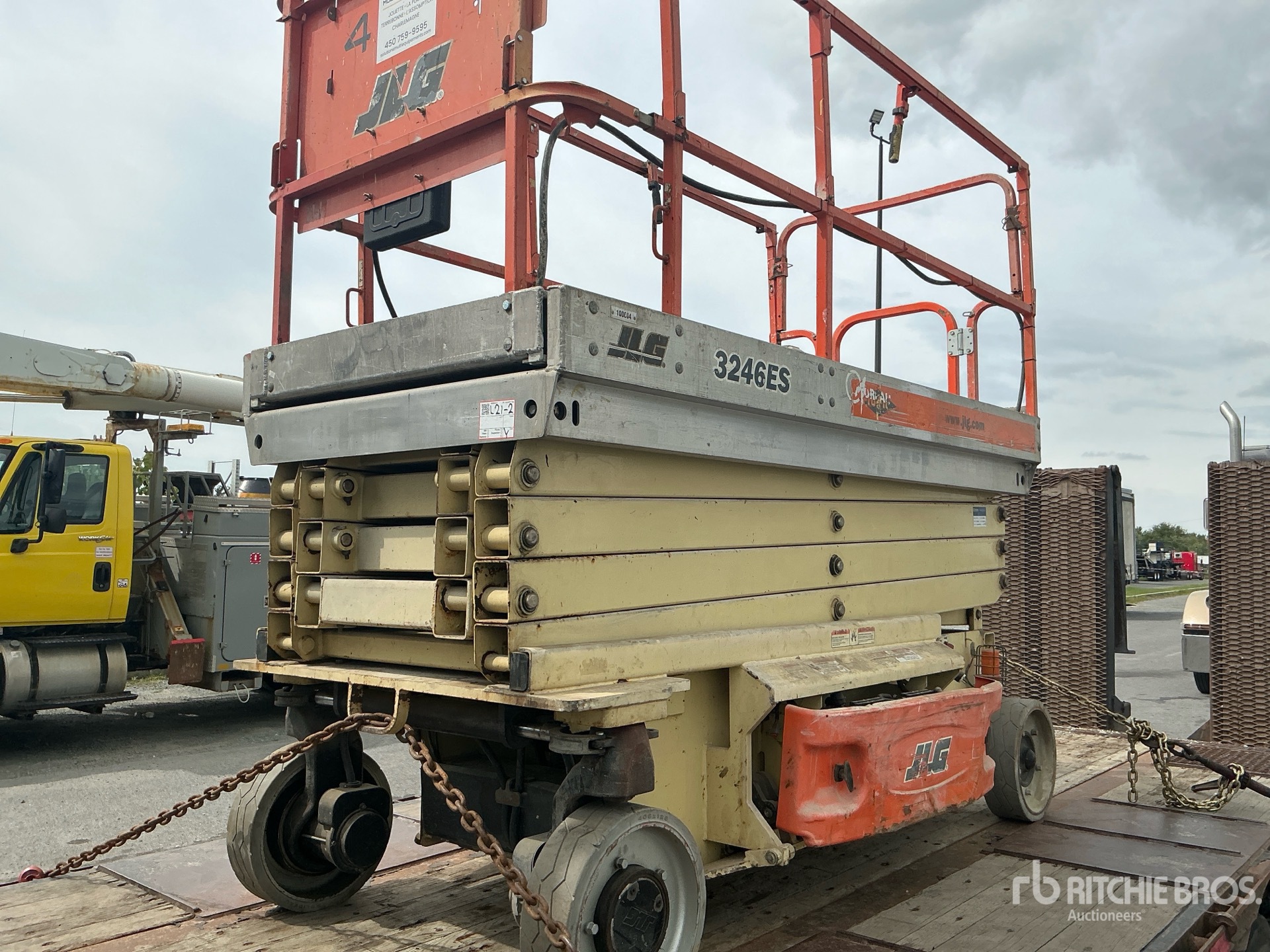 2006 JLG 3246ES