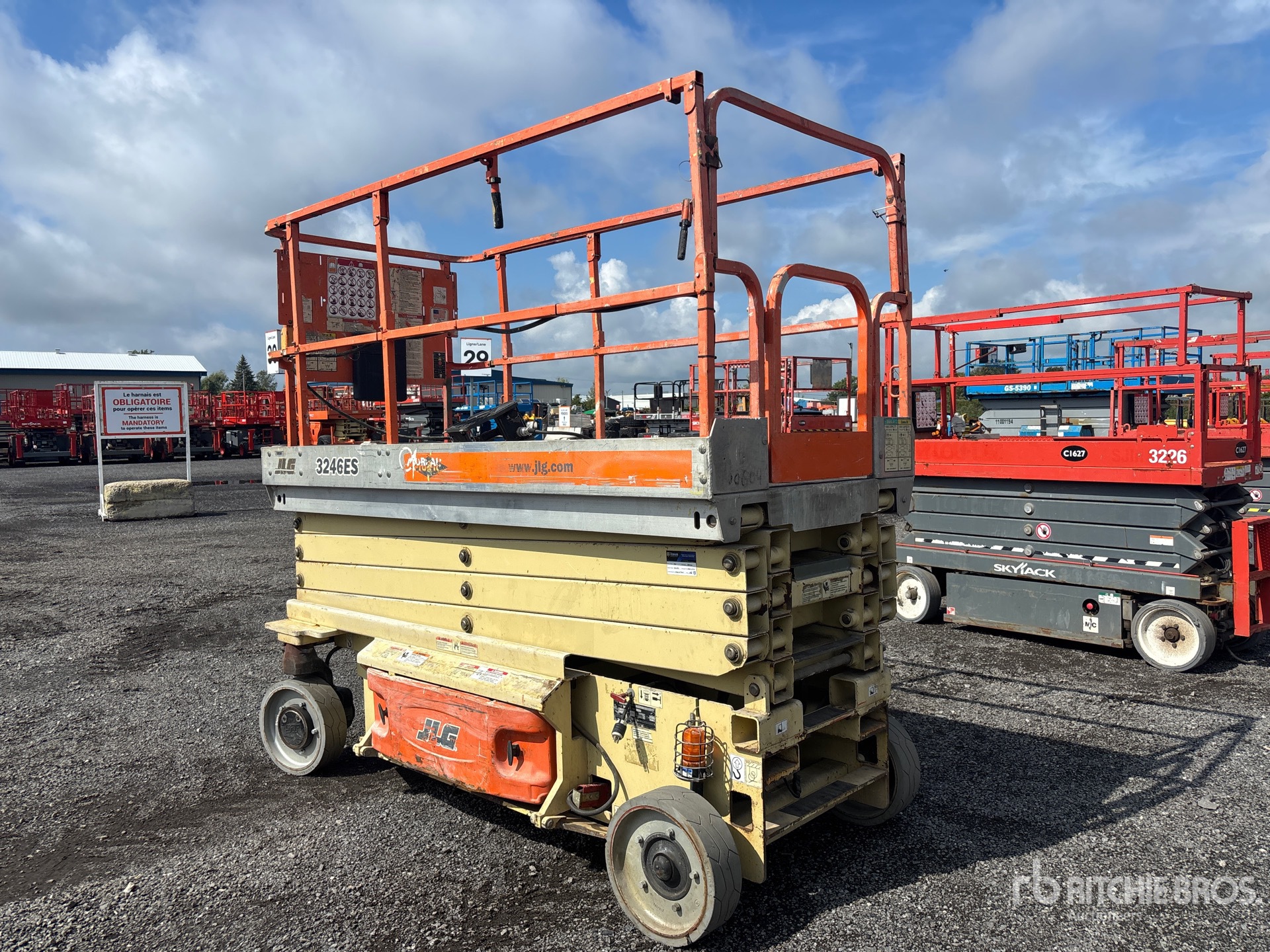 2006 JLG 3246ES