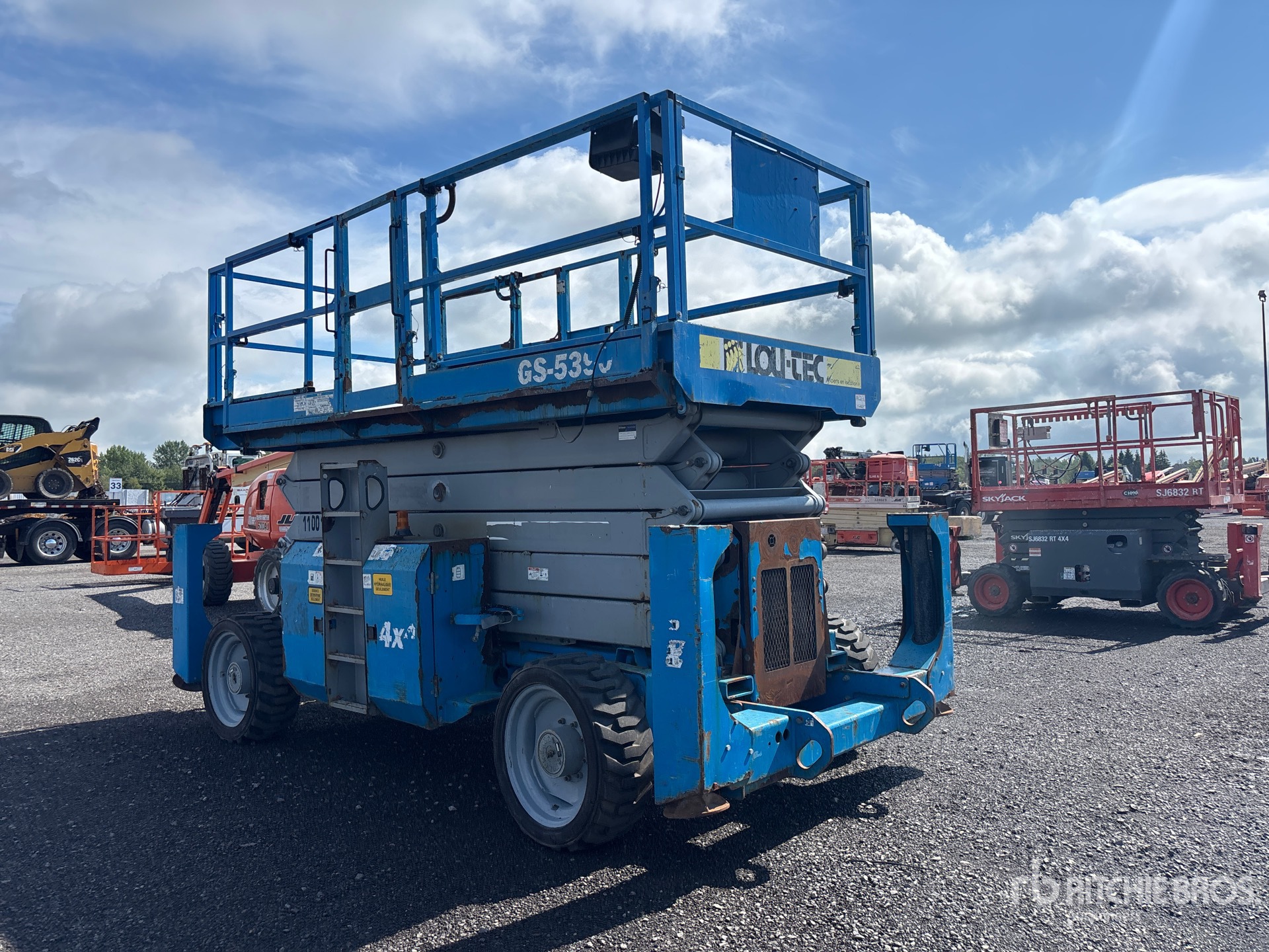 2011 Genie GS-5390