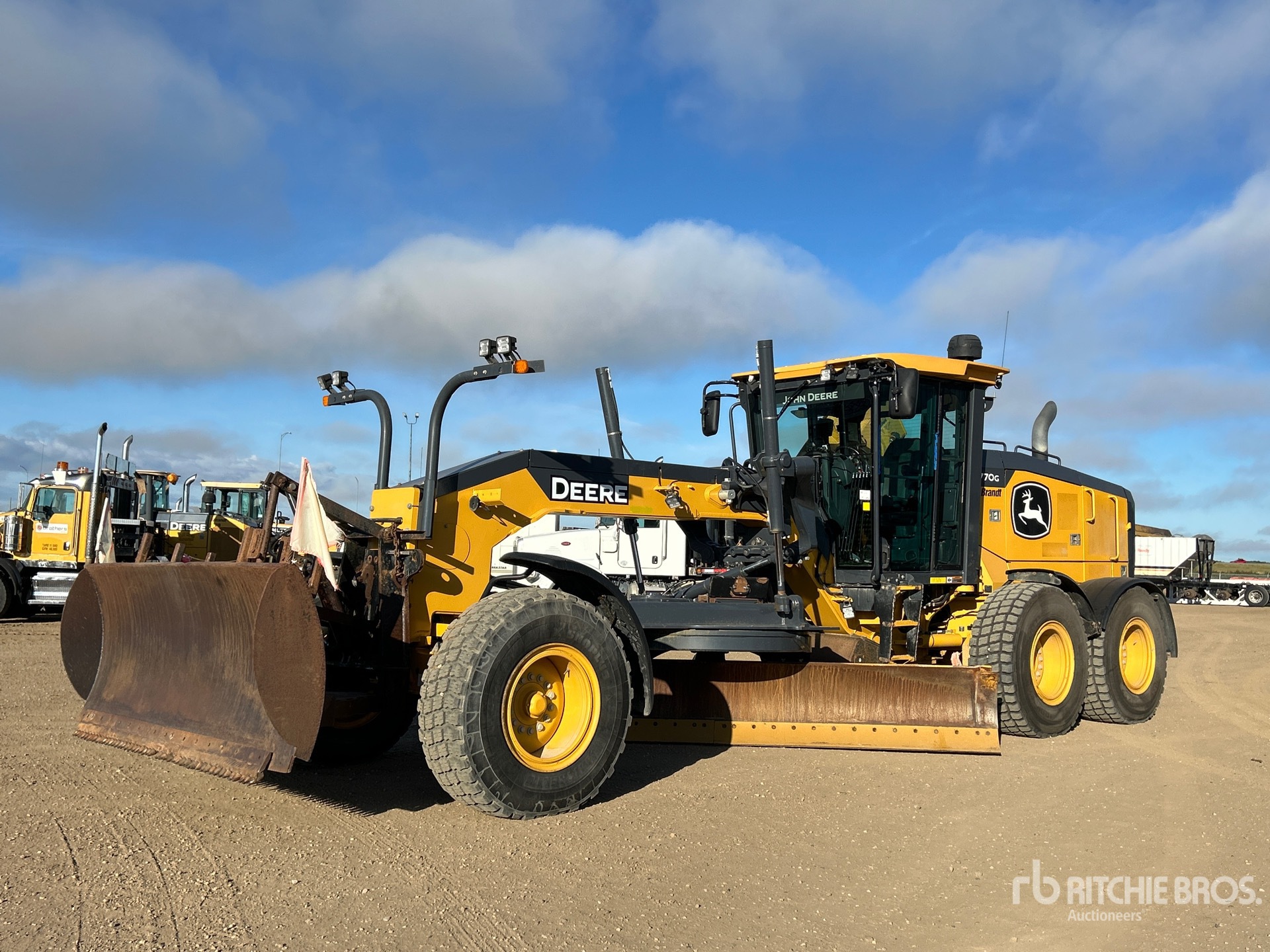 Photo of 2021 John Deere 770G