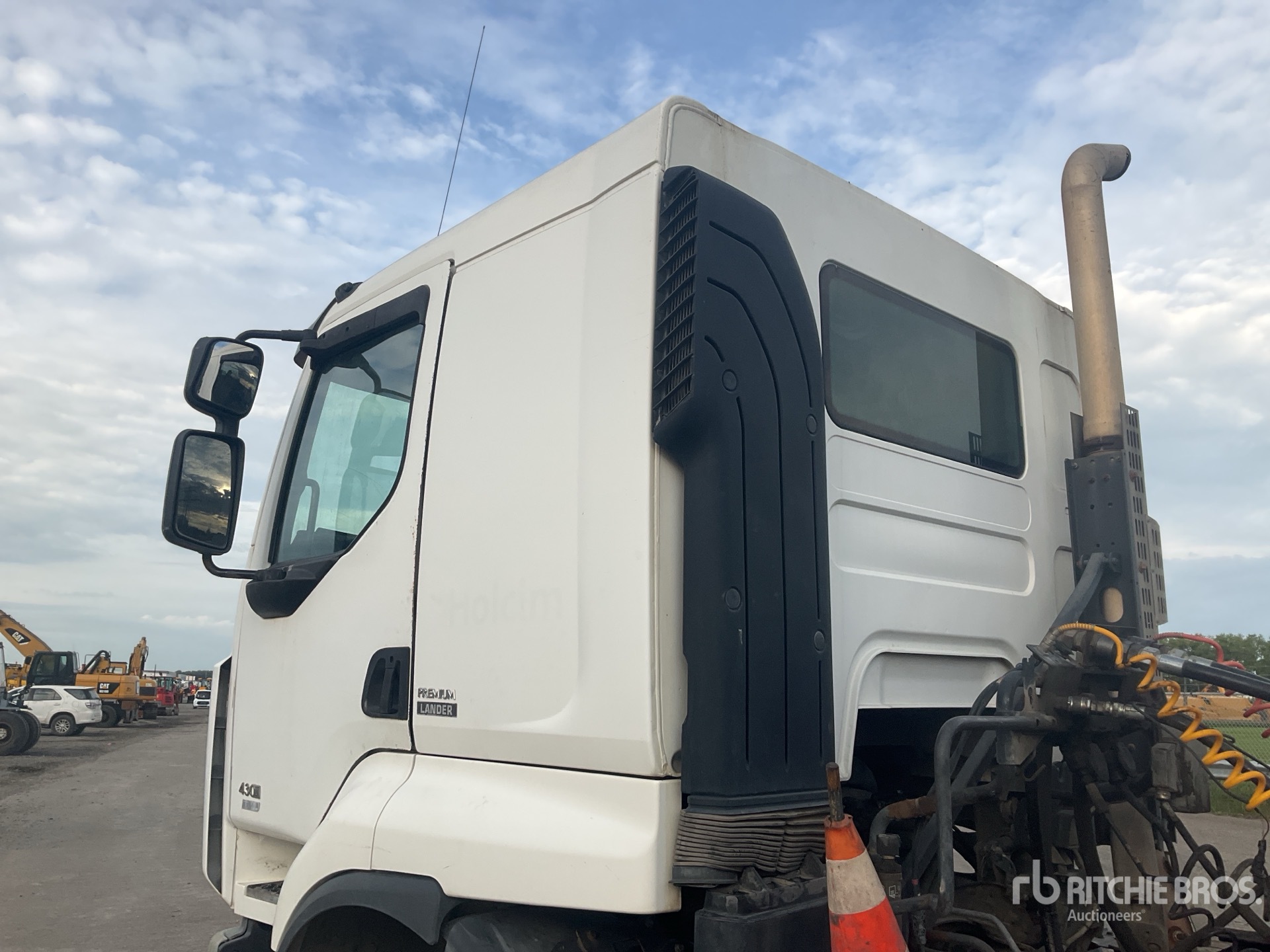 2012 Renault PREMIUM LANDER