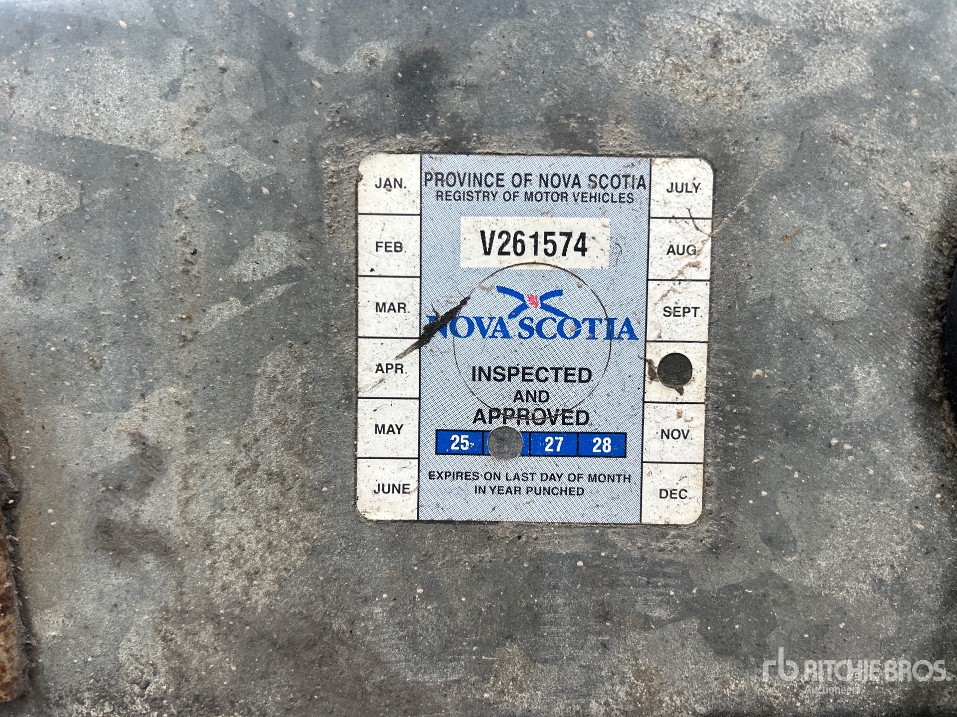 2014 Doepker 28 ft Super B-Train Lead