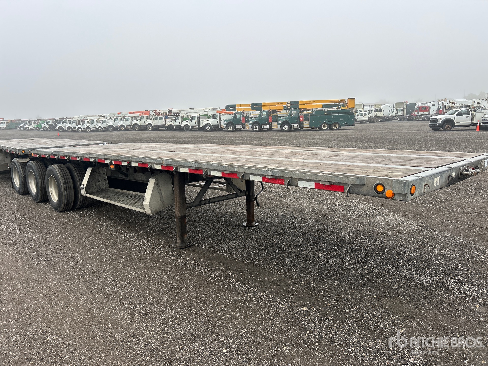 2014 Doepker 28 ft Super B-Train Lead