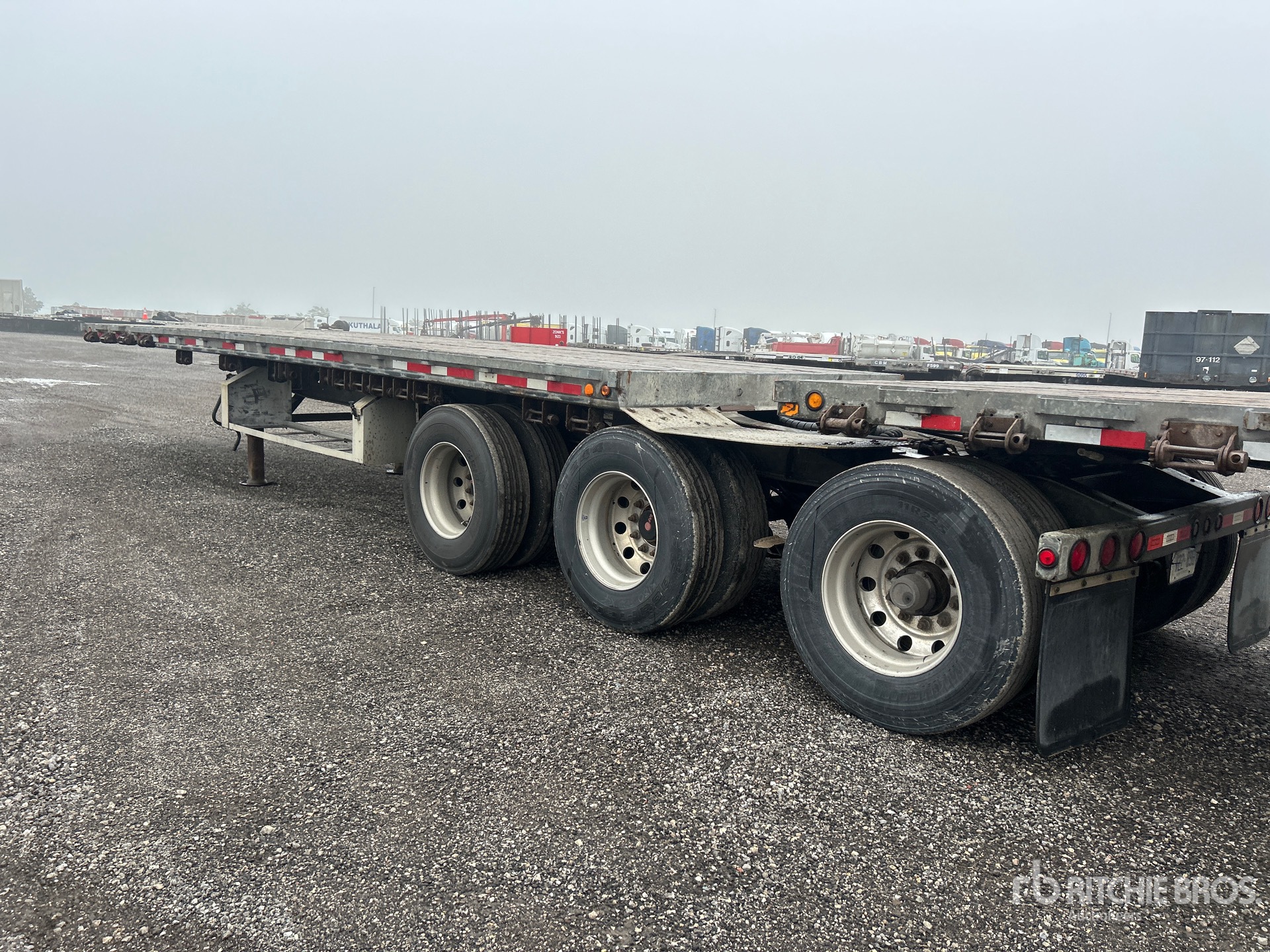 2014 Doepker 28 ft Super B-Train Lead