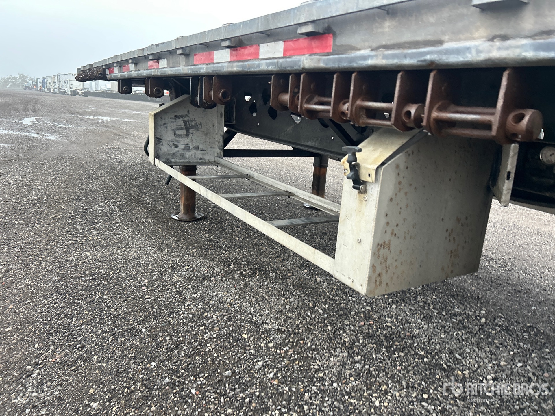 2014 Doepker 28 ft Super B-Train Lead