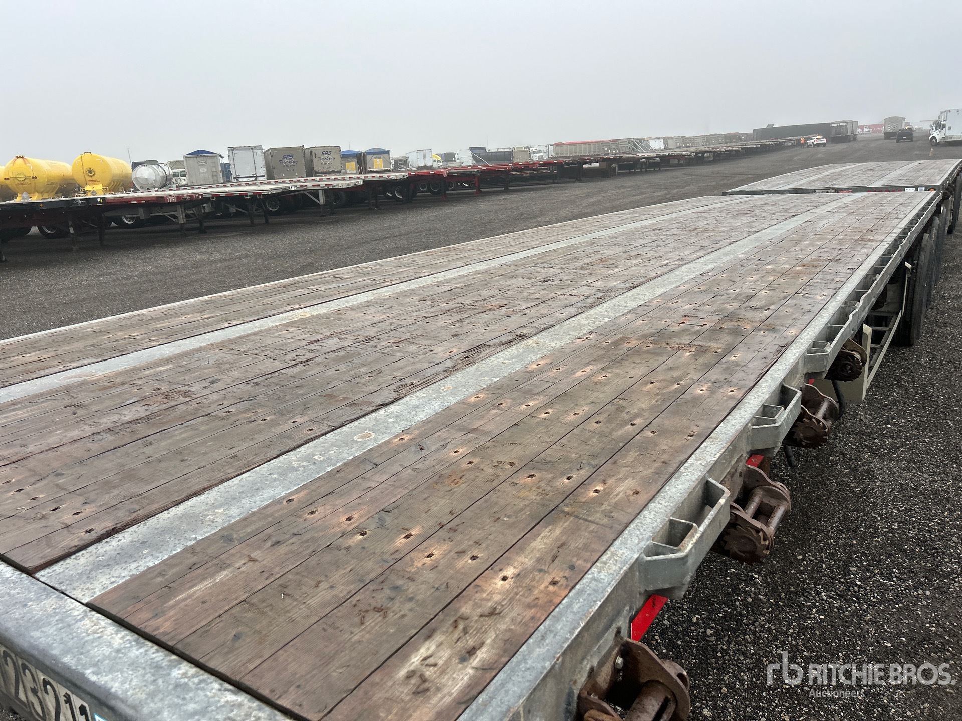 2014 Doepker 28 ft Super B-Train Lead