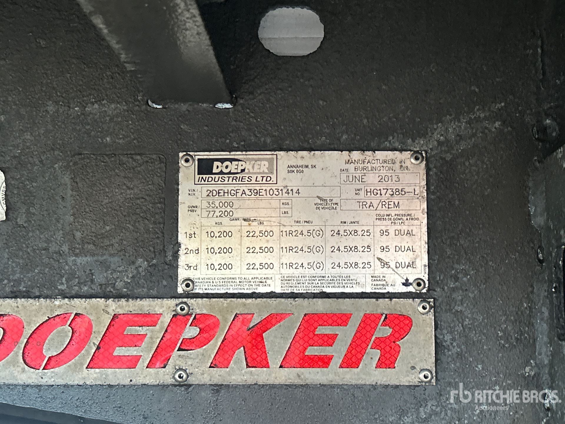 2014 Doepker 28 ft Super B-Train Lead