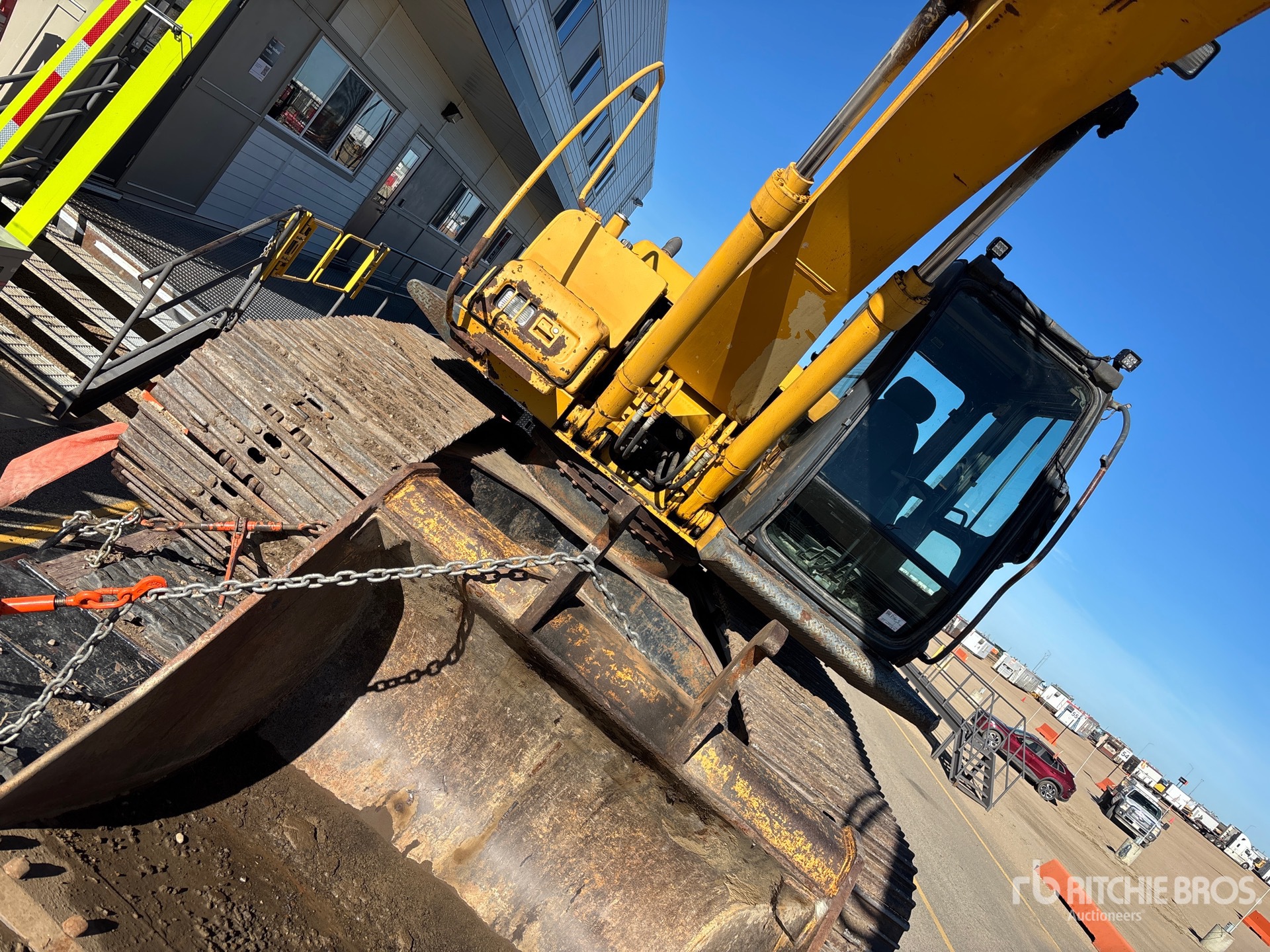 2005 John Deere 200C LC
