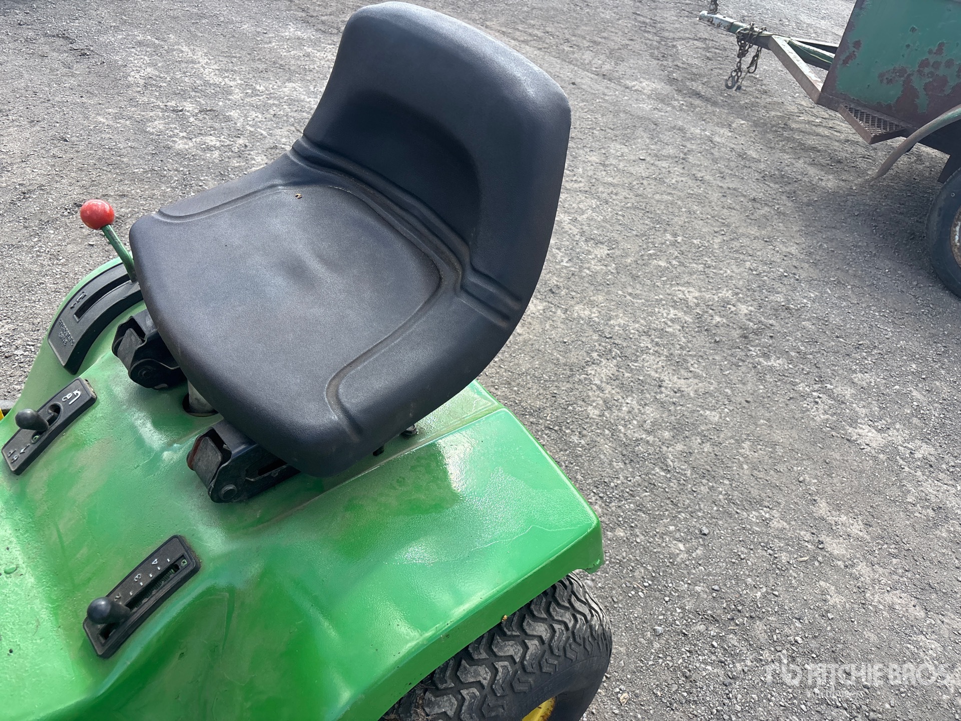 John Deere 235