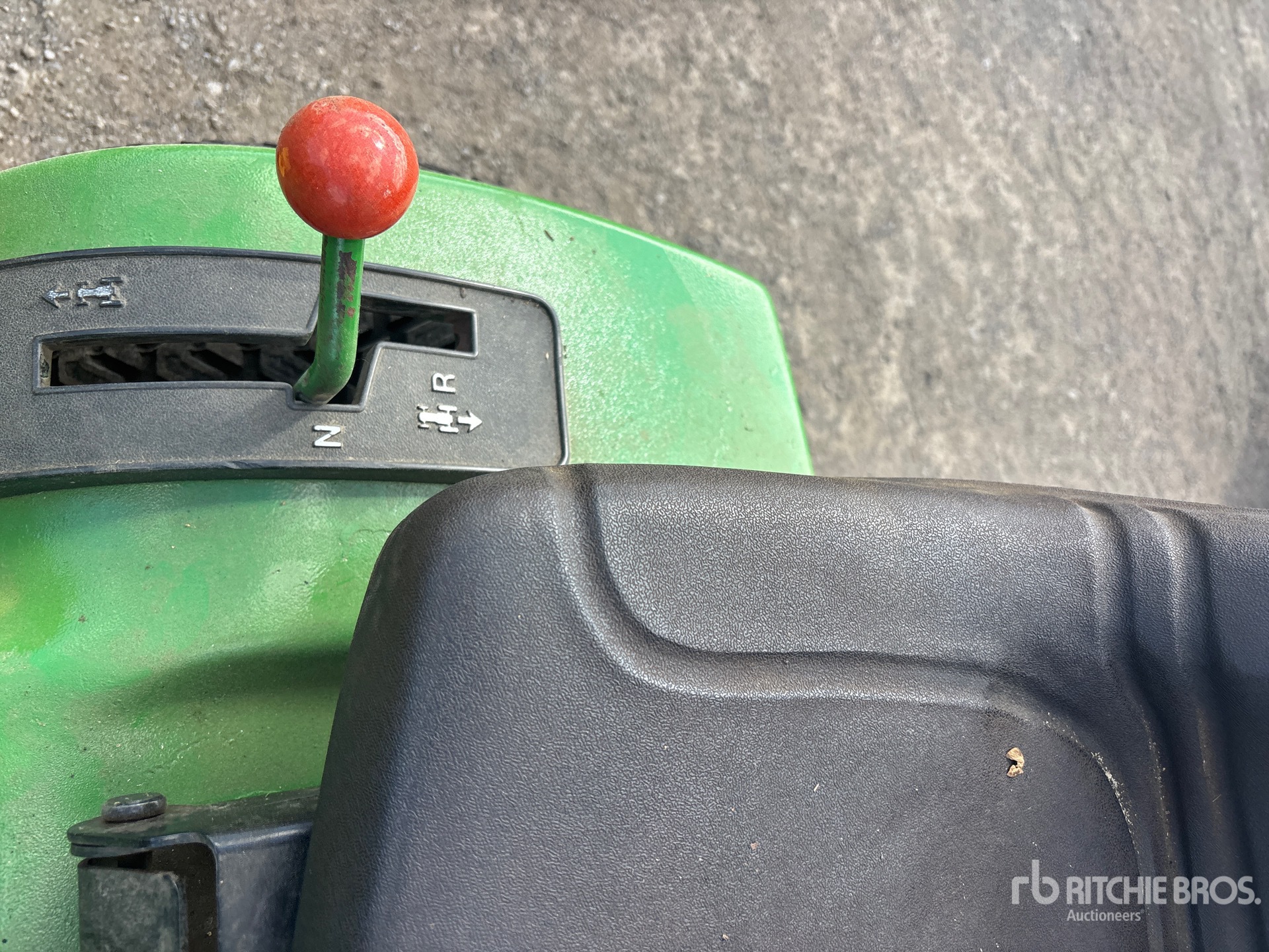 John Deere 235