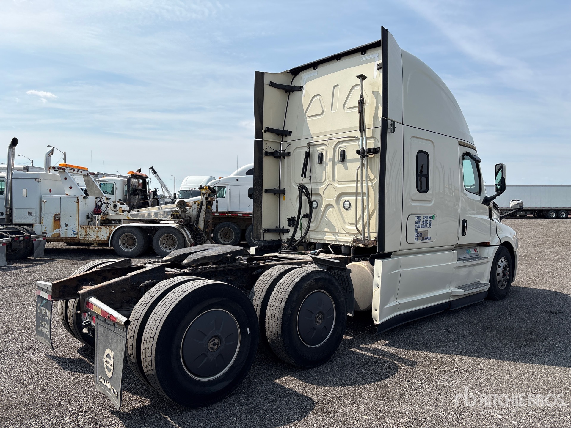 2020 Freightliner CASCADIA 126