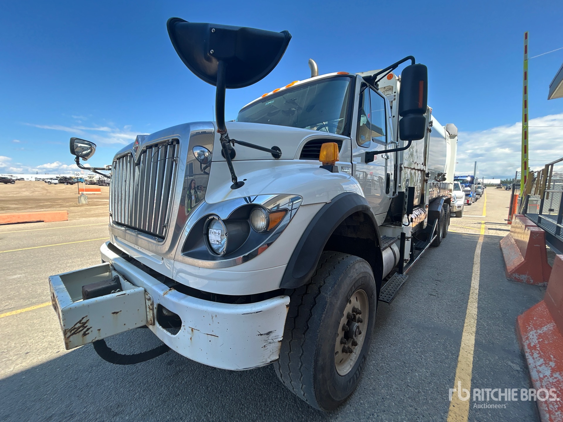 2011 International WORKSTAR 7400