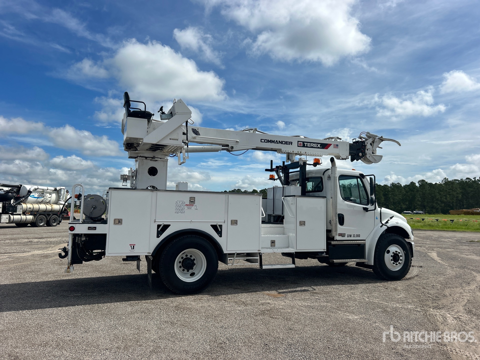 2024 Freightliner M2 106
