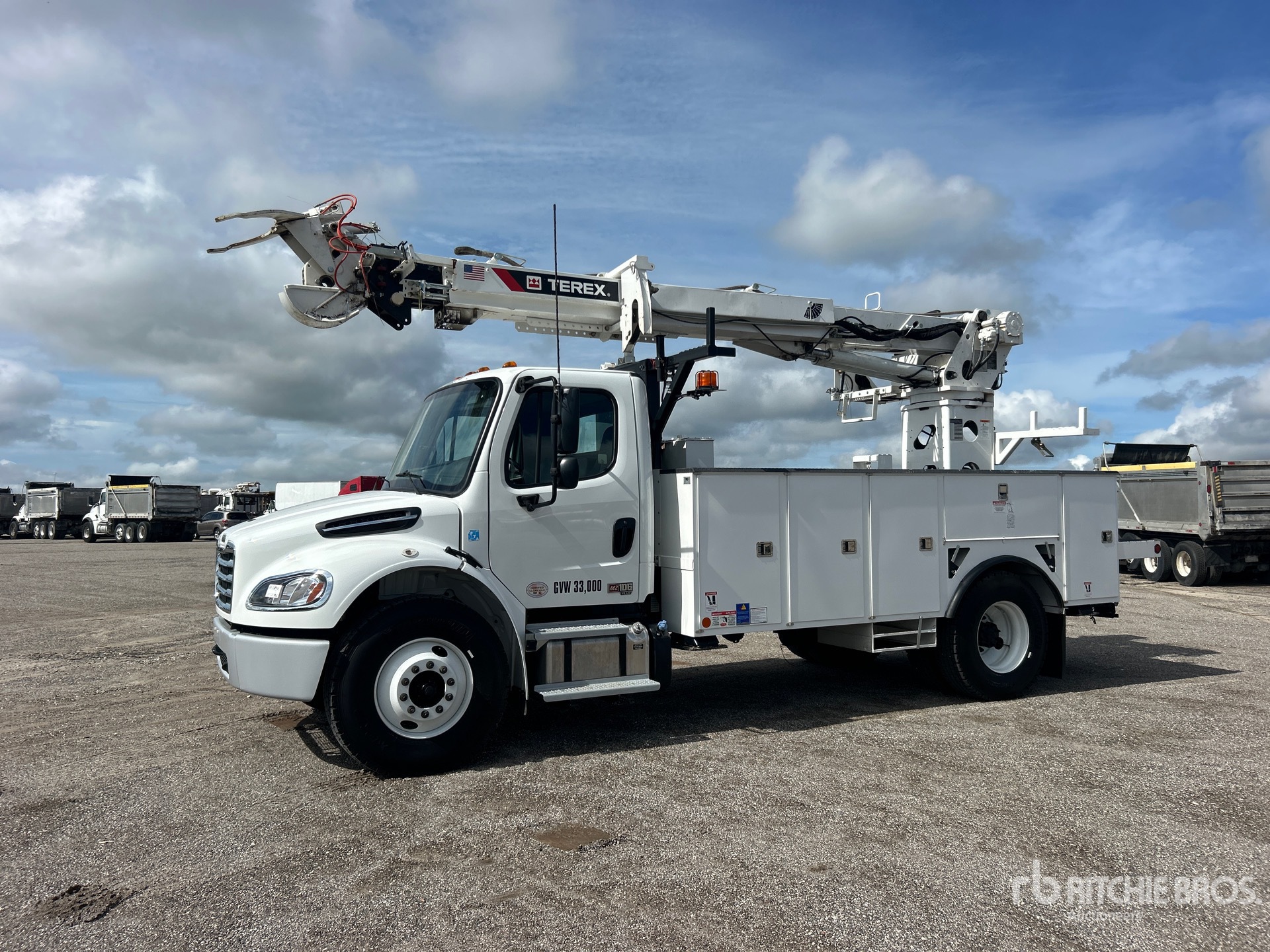 2024 Freightliner M2 106