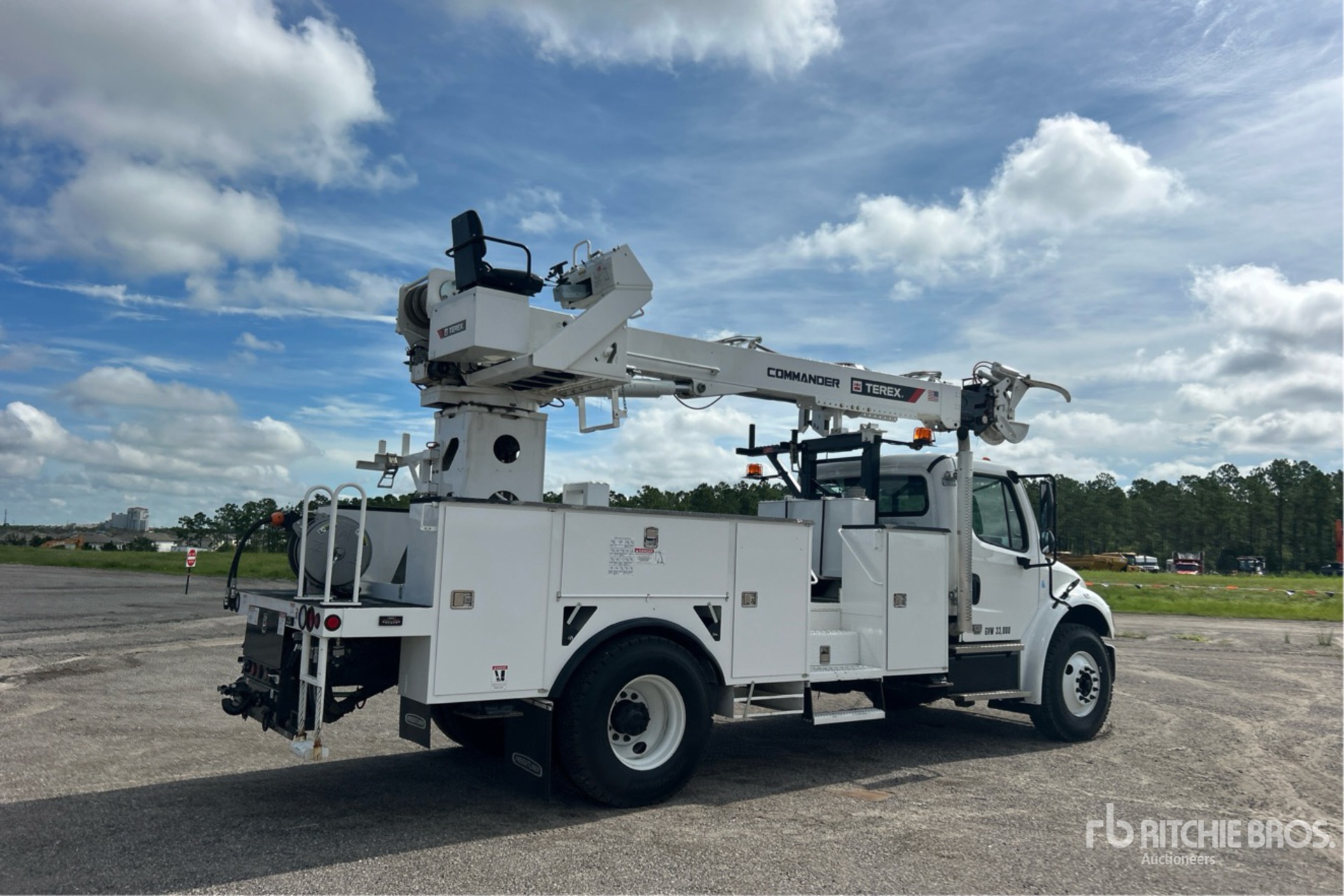 2024 Freightliner M2 106