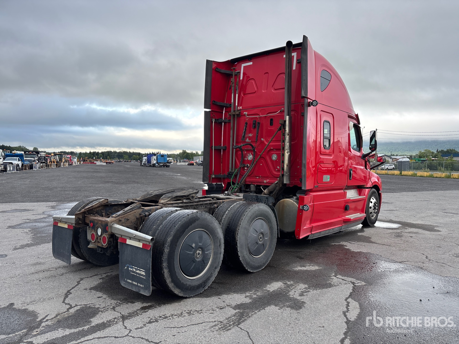 2019 Freightliner CASCADIA 126