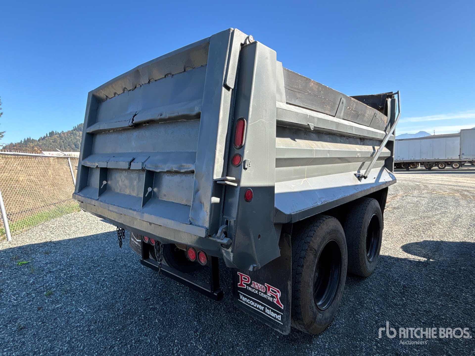 1998 Nahanni 14 FT T/A