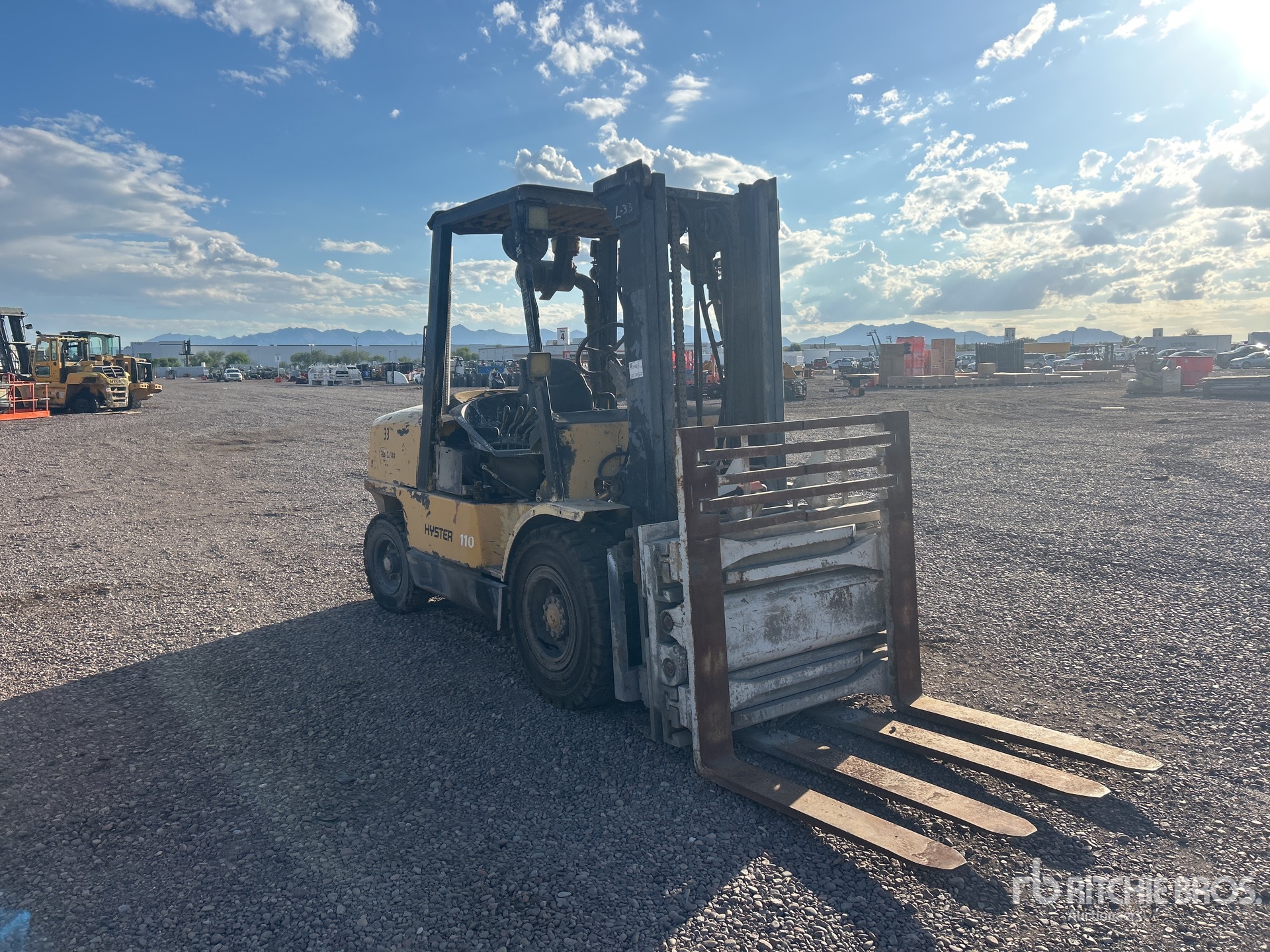Hyster H110