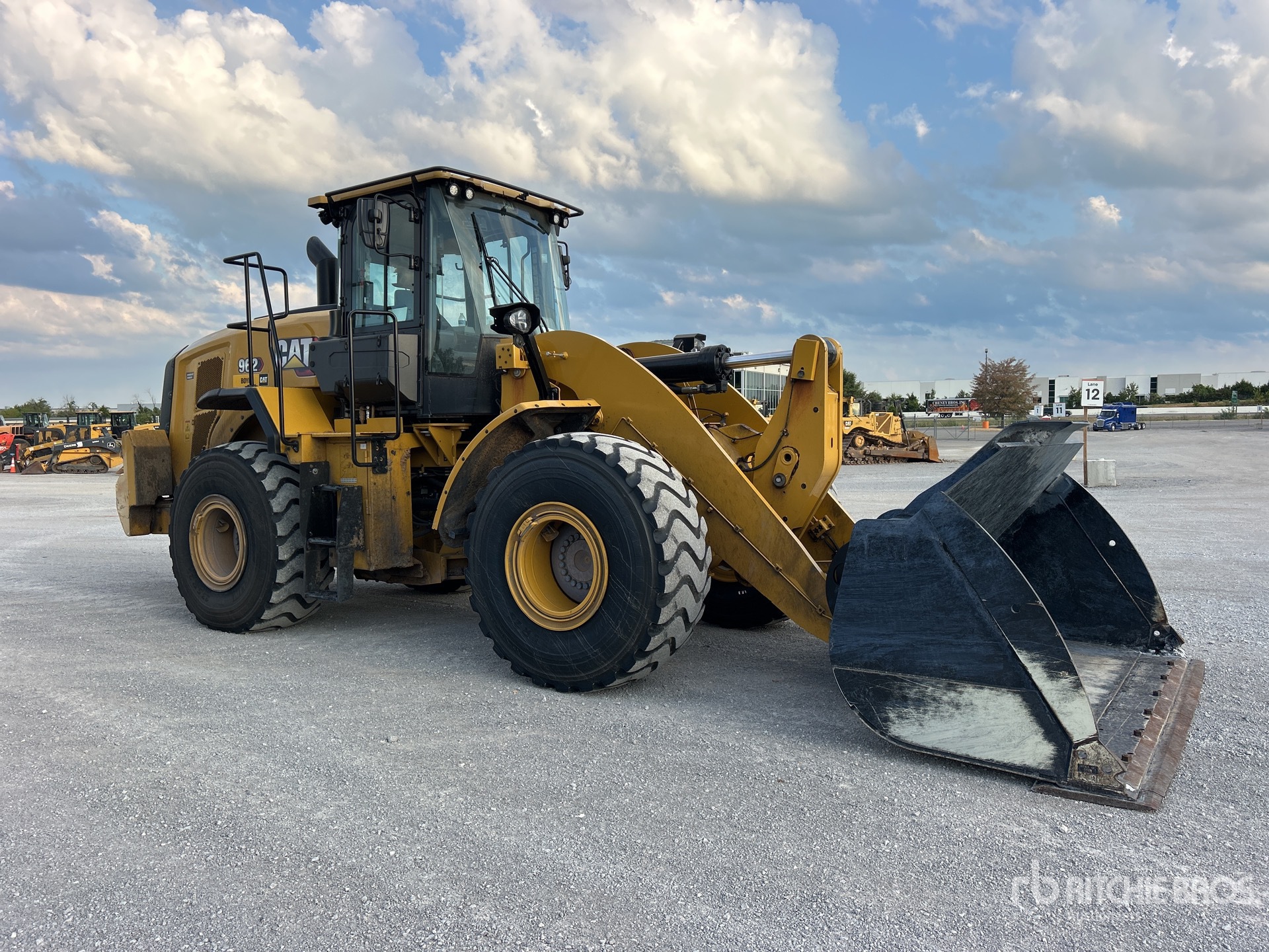 2024 Caterpillar 962