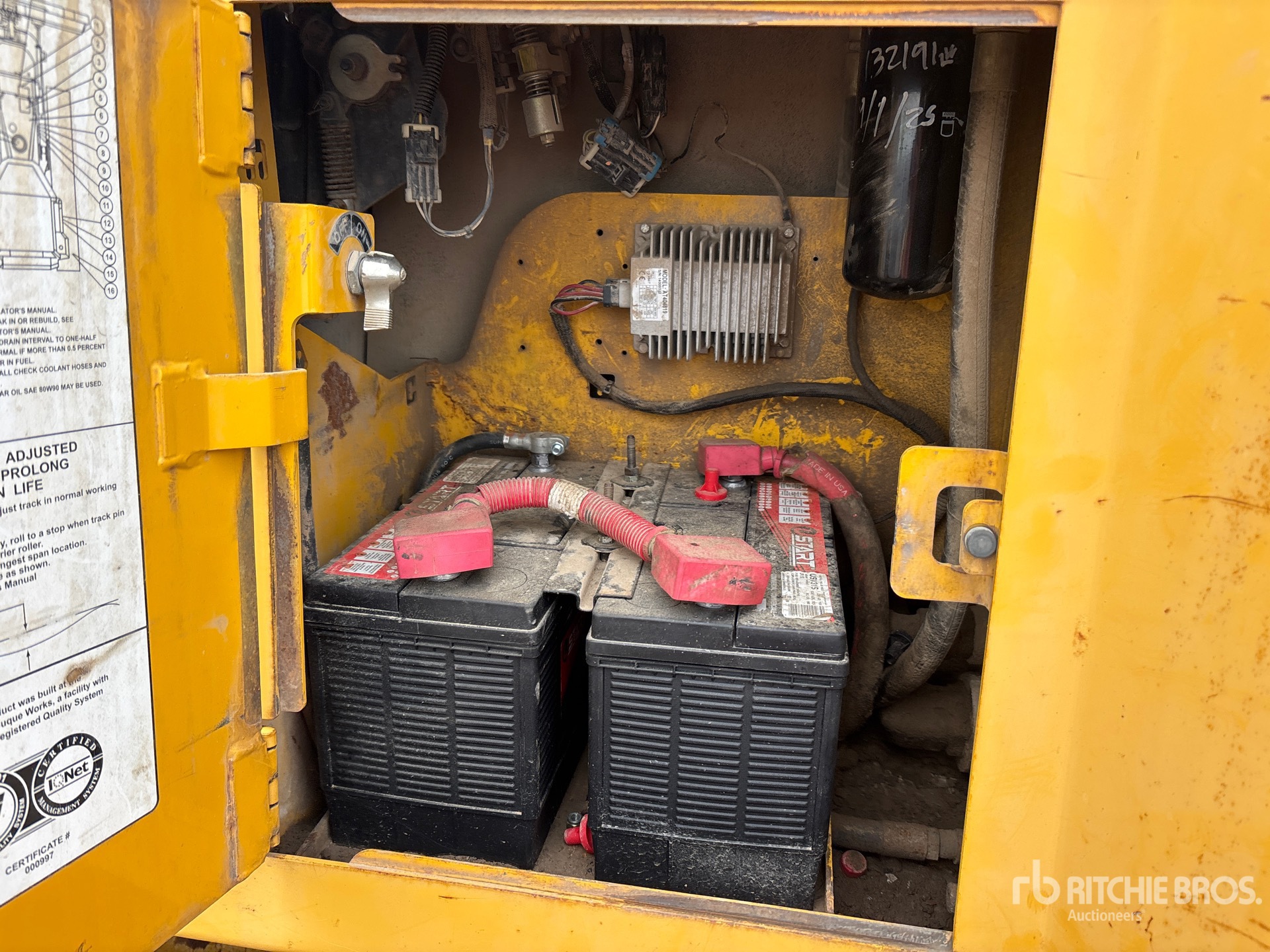 John Deere 700J XLT