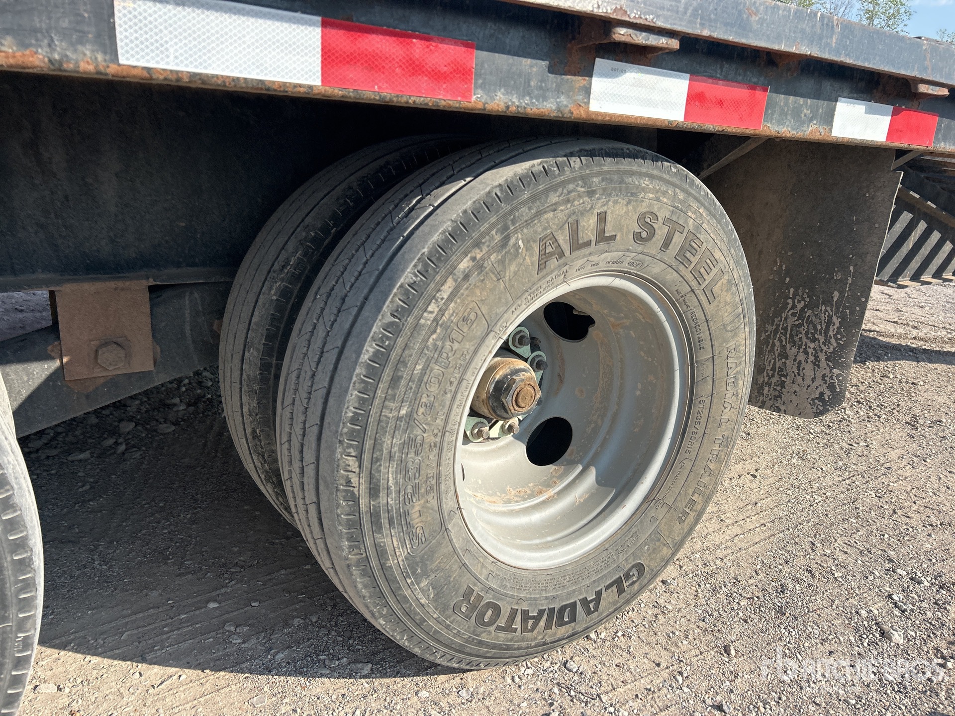 Pj Trailers 35 FT T/A GOOSENECK
