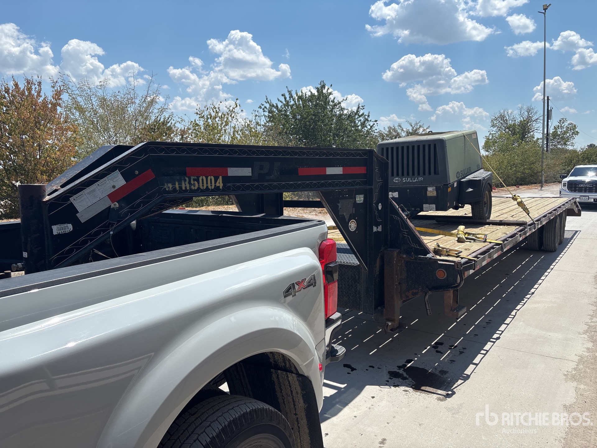 Photo of Pj Trailers T/A Gooseneck