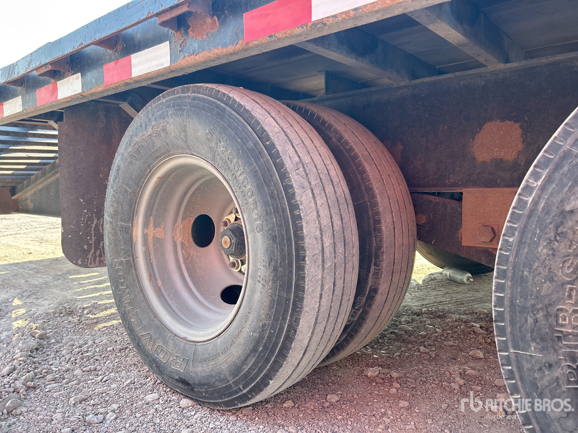 Pj Trailers 35 FT T/A GOOSENECK
