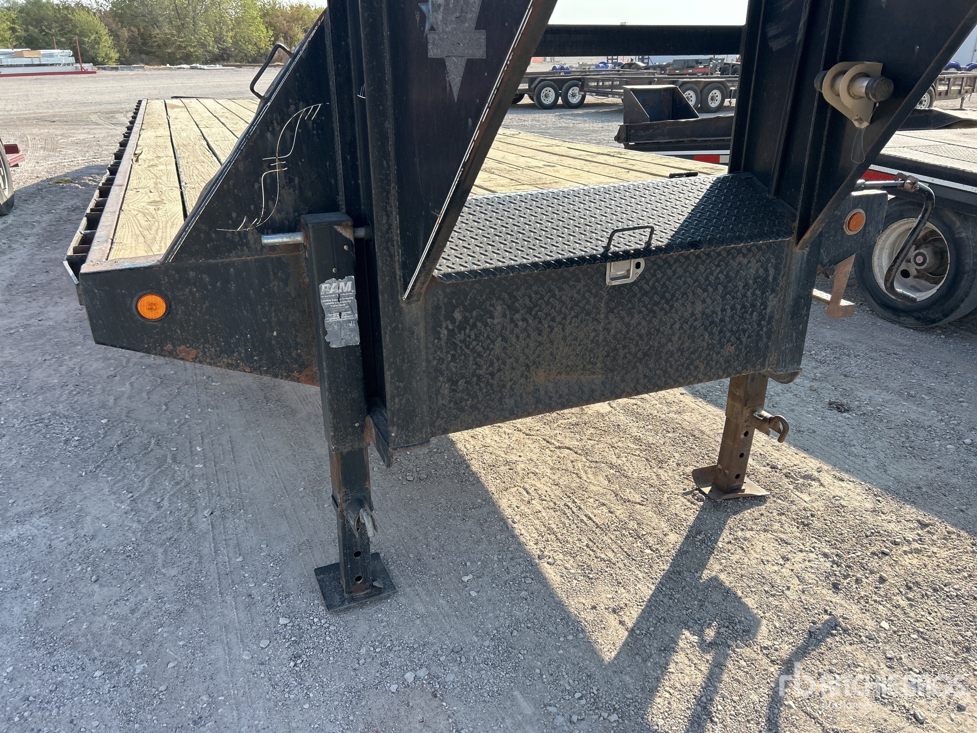 Pj Trailers 35 FT T/A GOOSENECK