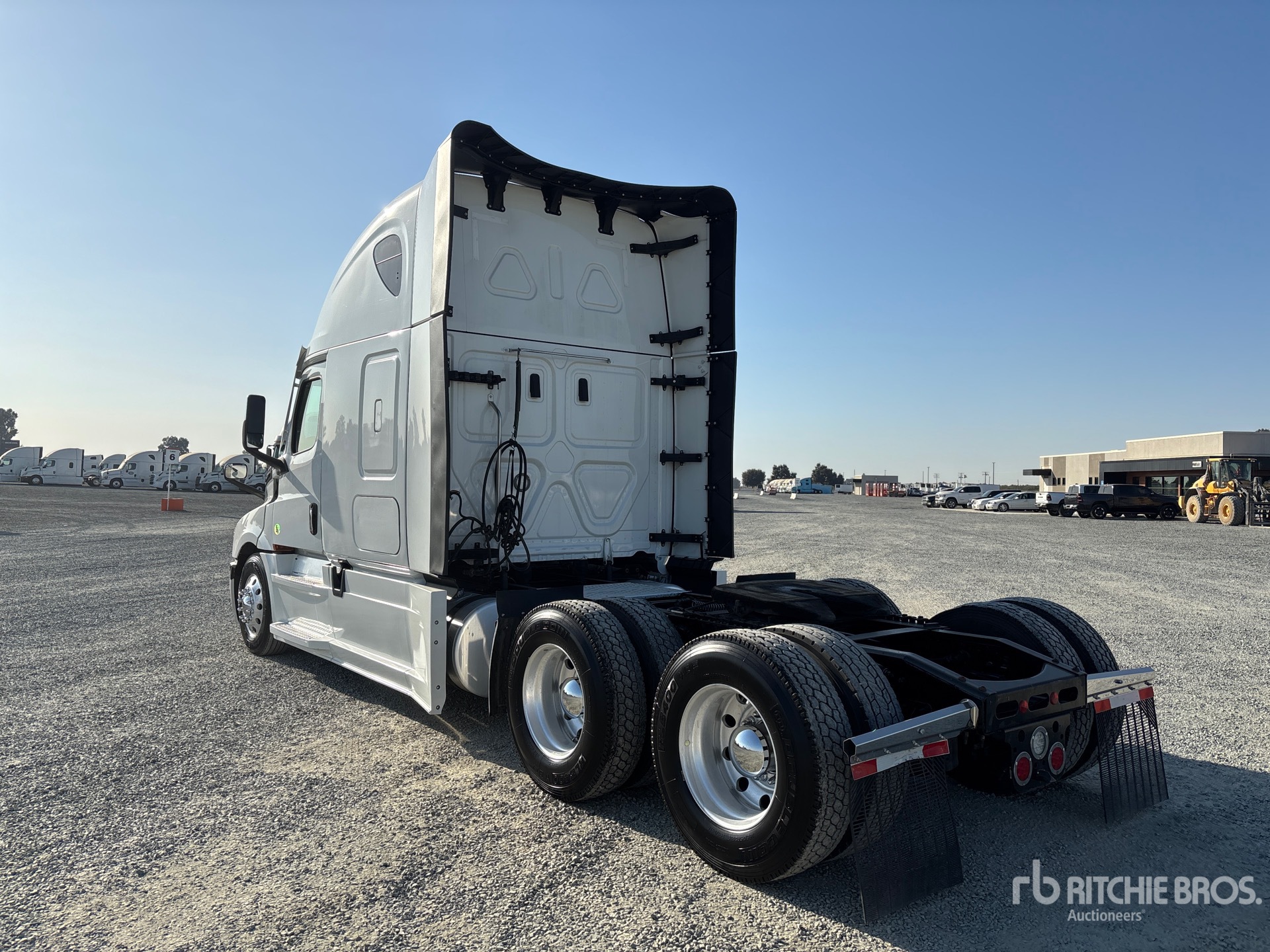 2023 Freightliner CASCADIA 126