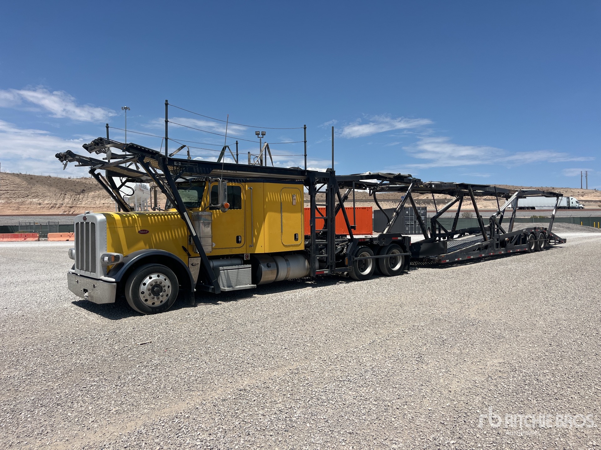 Photo of 2014 Peterbilt 388