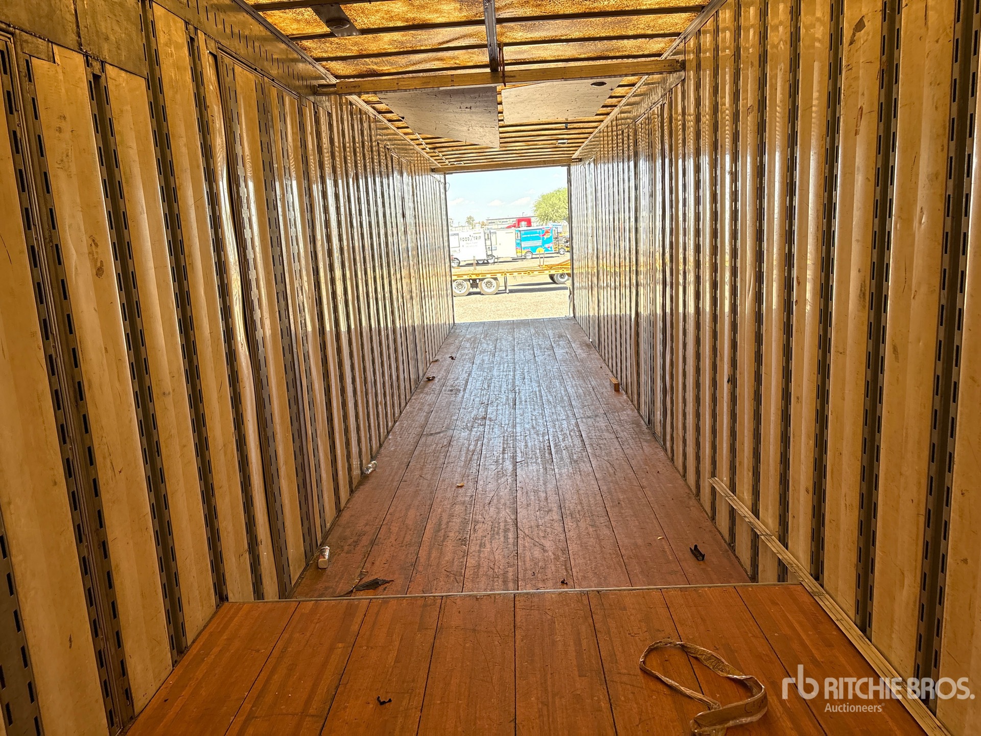 2005 Kentucky 53 FT X 102 IN T/A