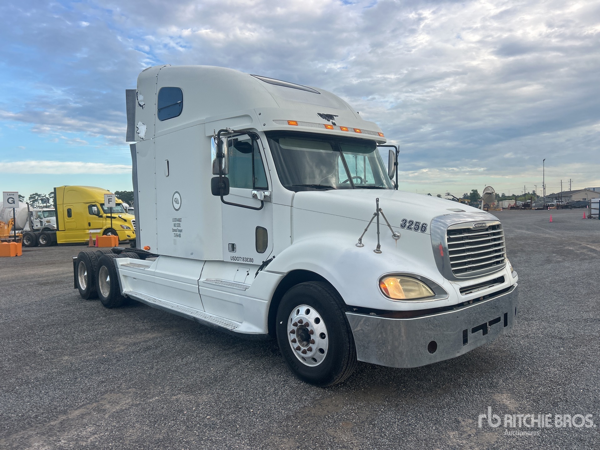 2005 Freightliner COLUMBIA 120