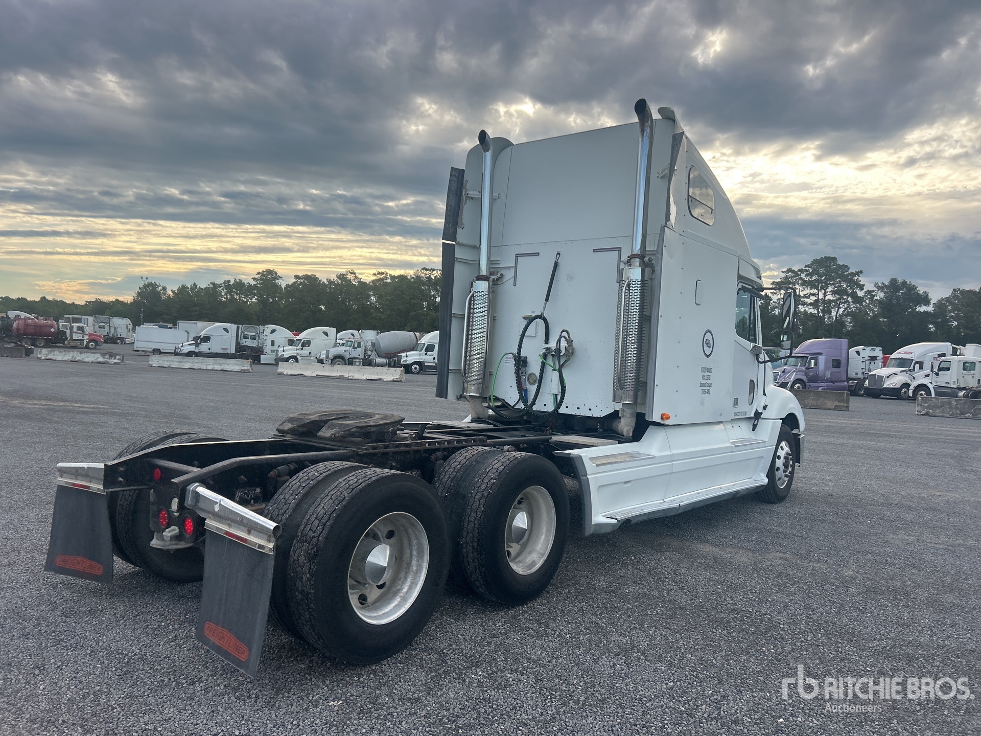 2005 Freightliner COLUMBIA 120