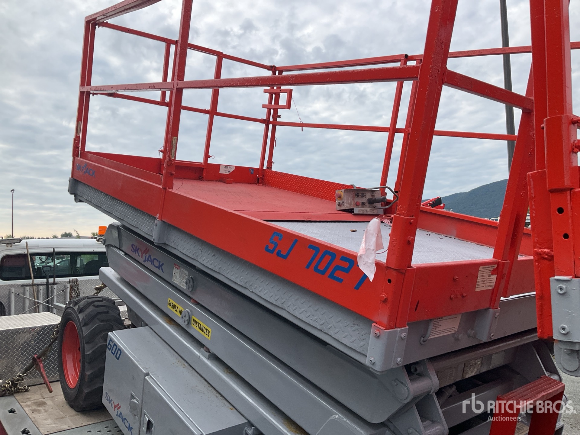 Photo of 1999 Skyjack SJ-7027