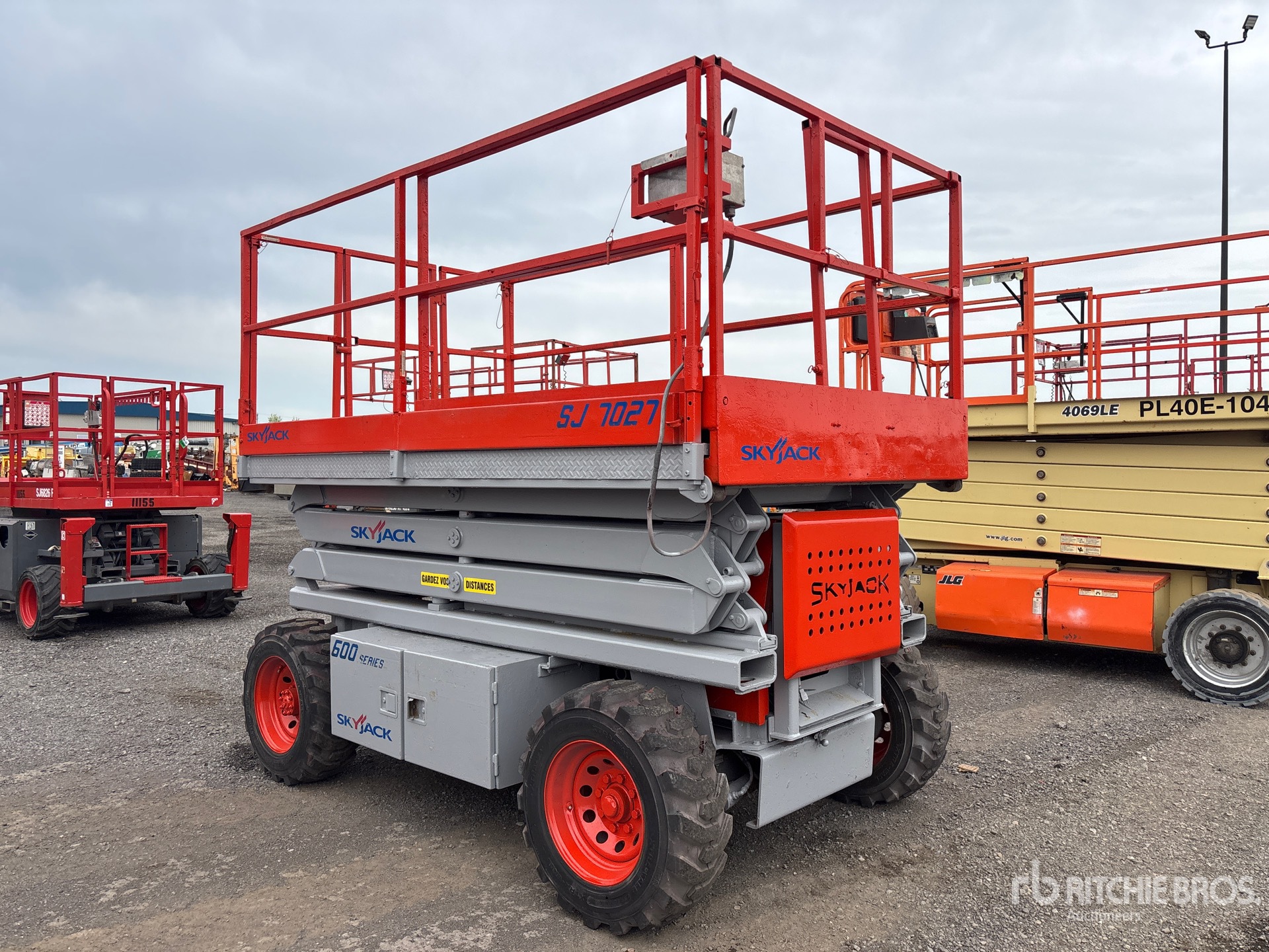 1999 Skyjack SJ-7027
