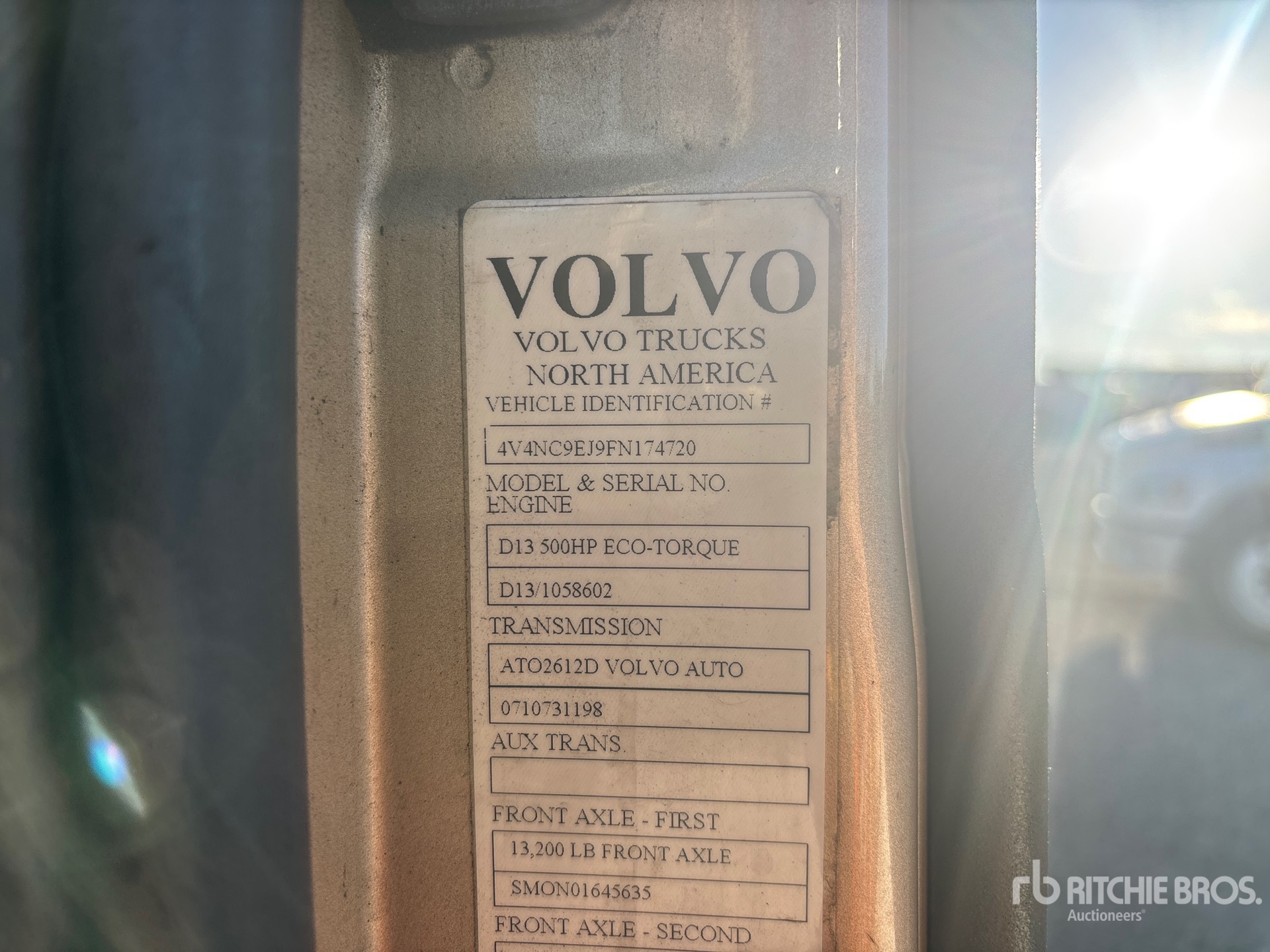 2015 Volvo VNL