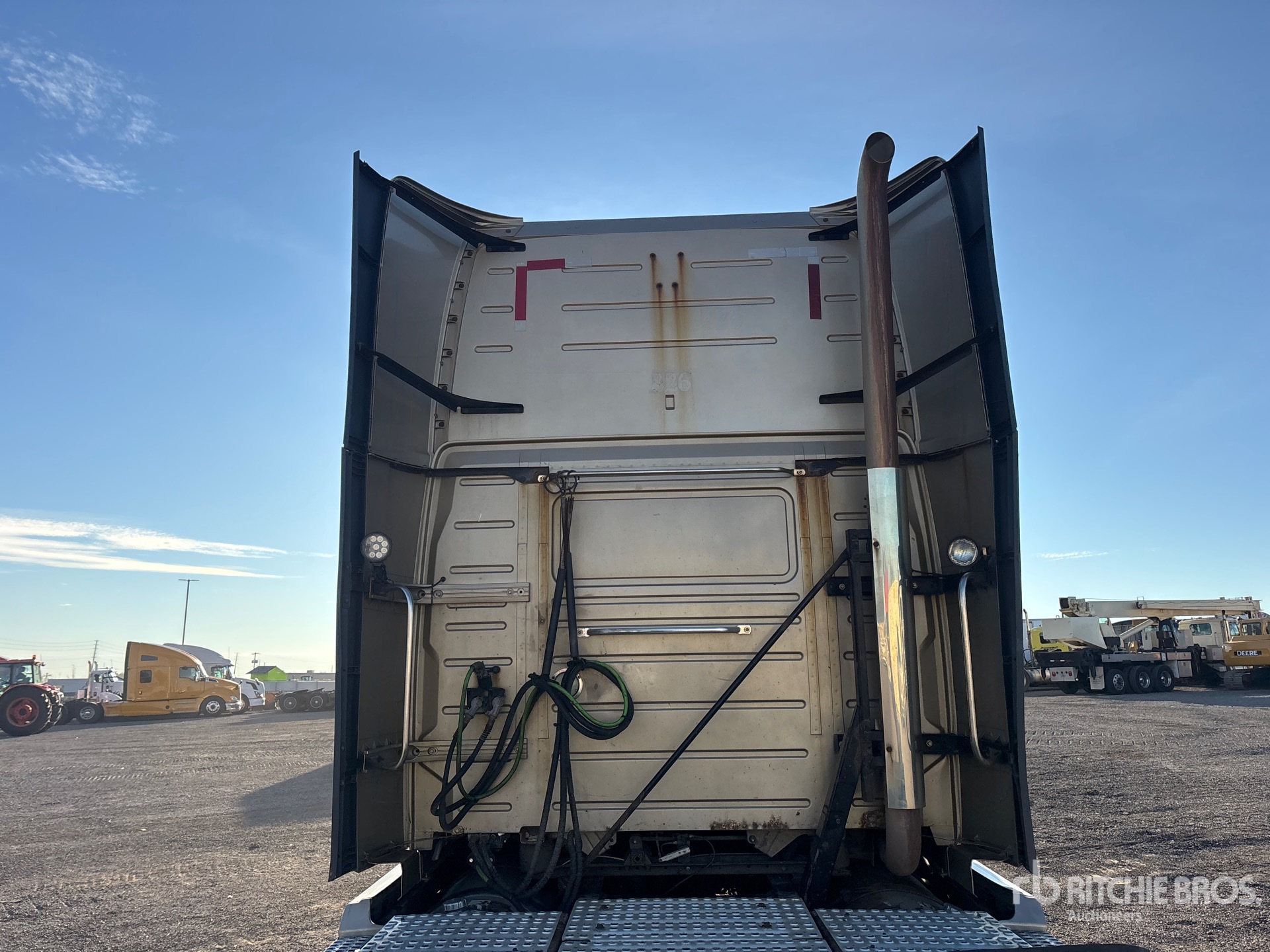 2015 Volvo VNL