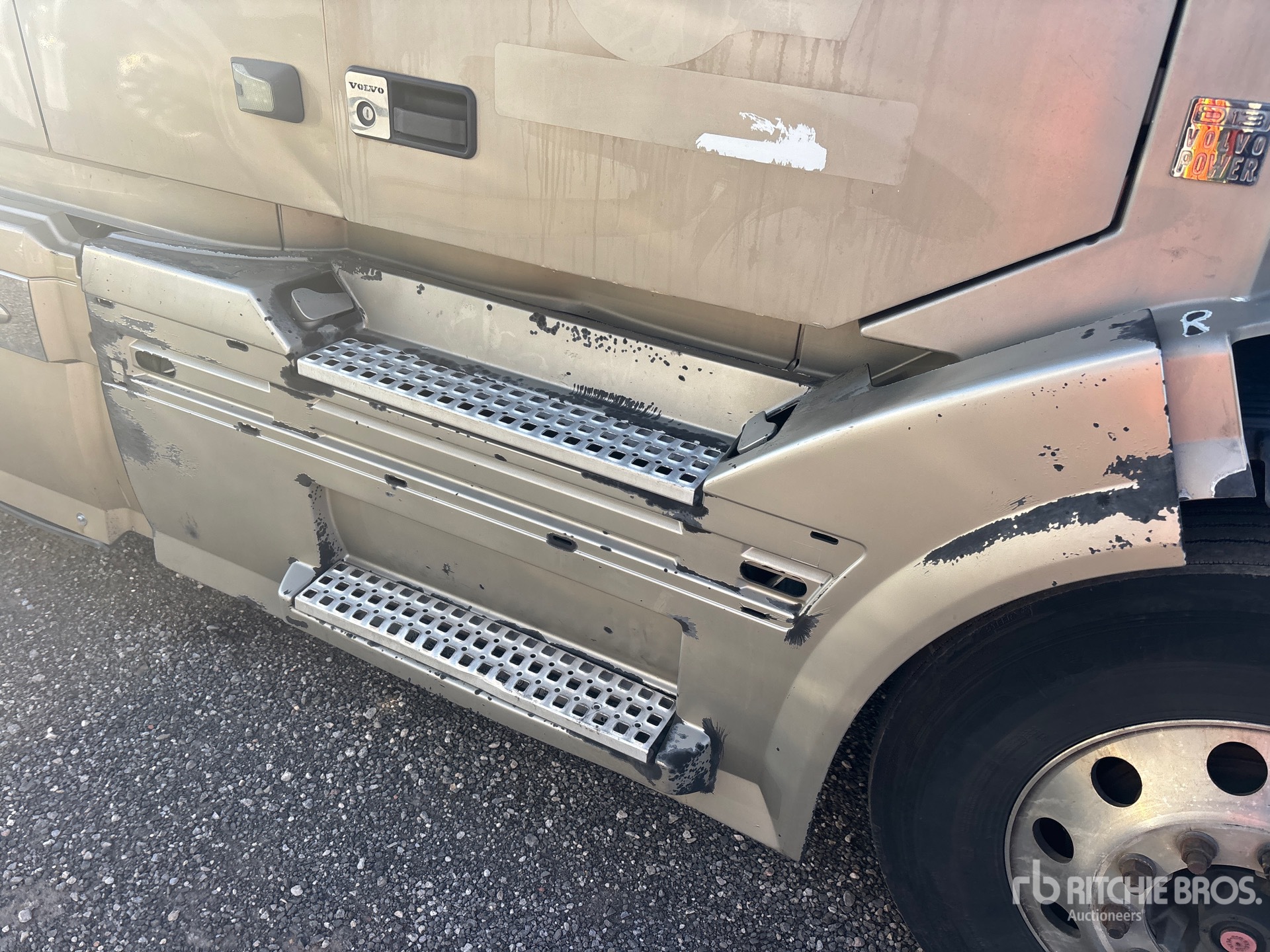 2015 Volvo VNL
