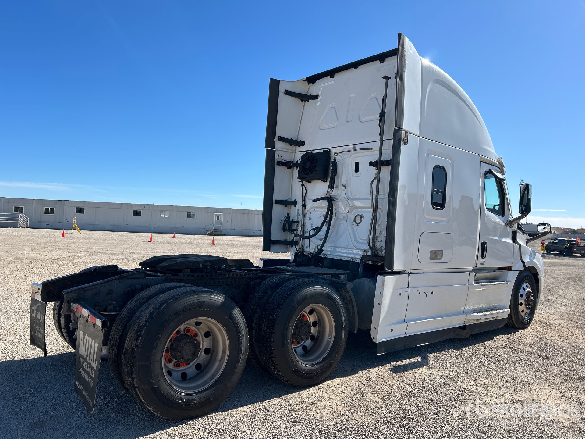 2021 Freightliner CASCADIA 126