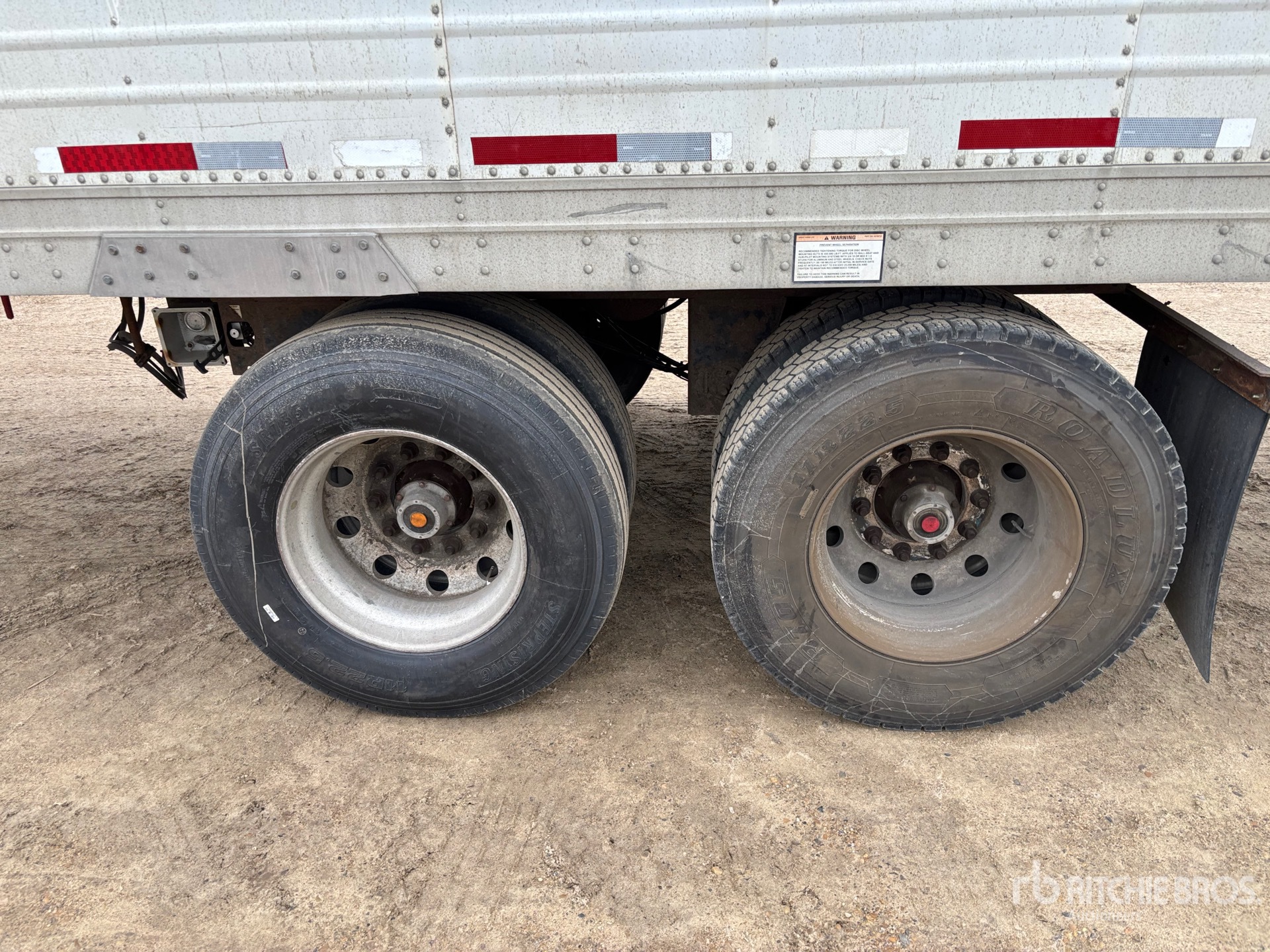 2010 Great Dane 53 FT X 102 IN T/A MULTI -TEMP