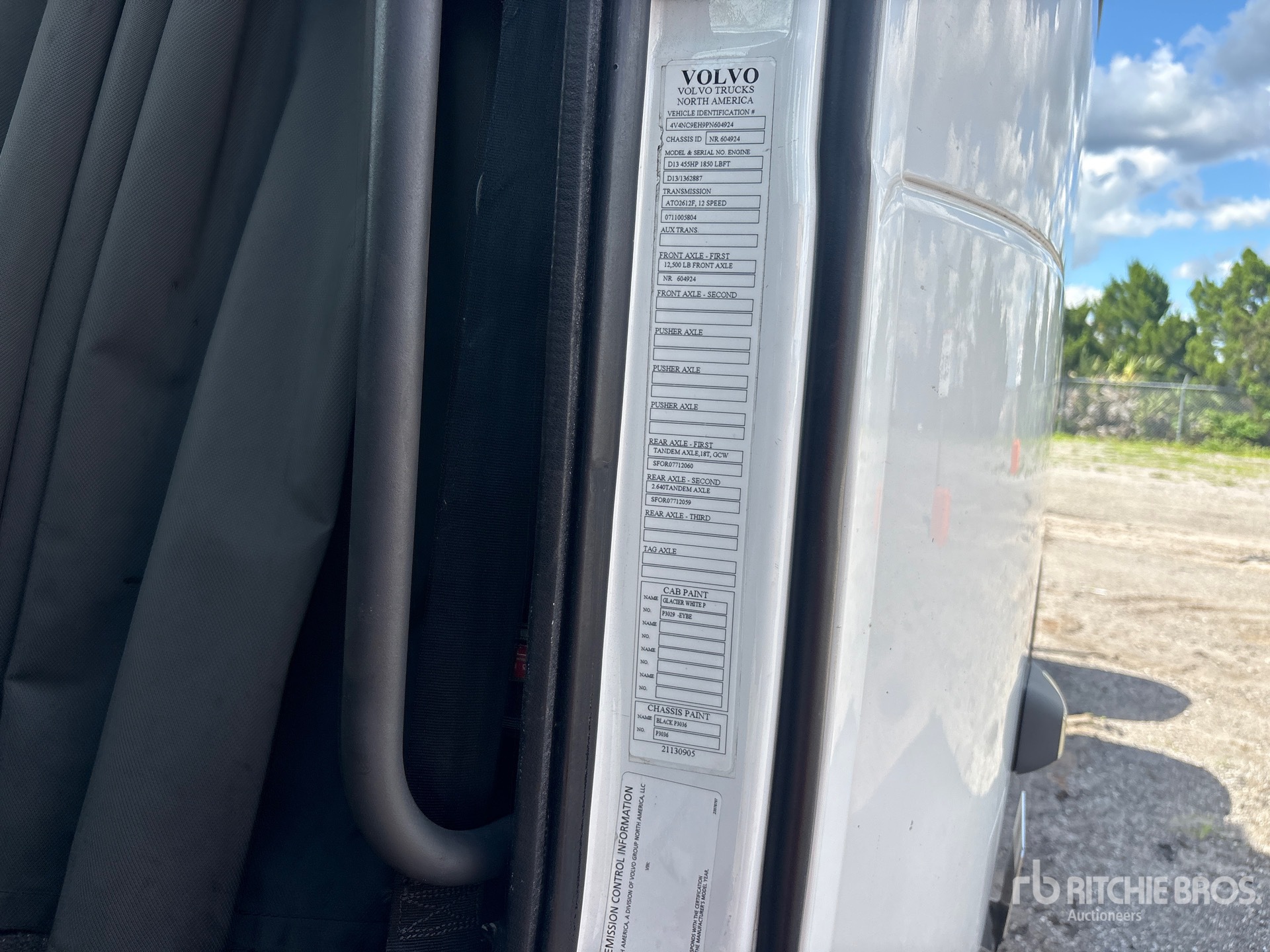 2023 Volvo VNL