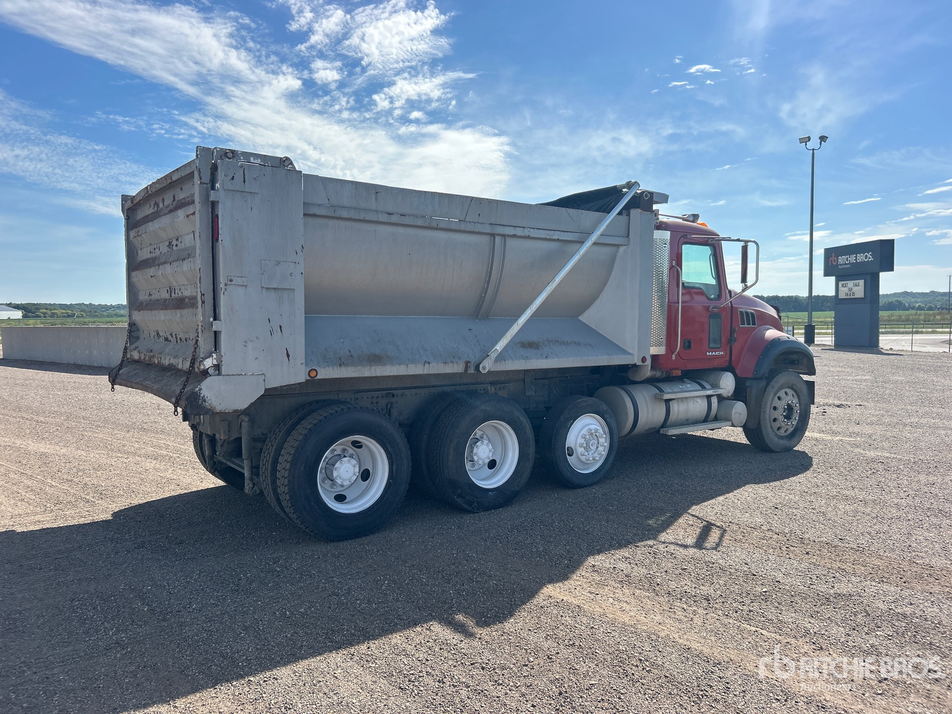2008 Mack GU713